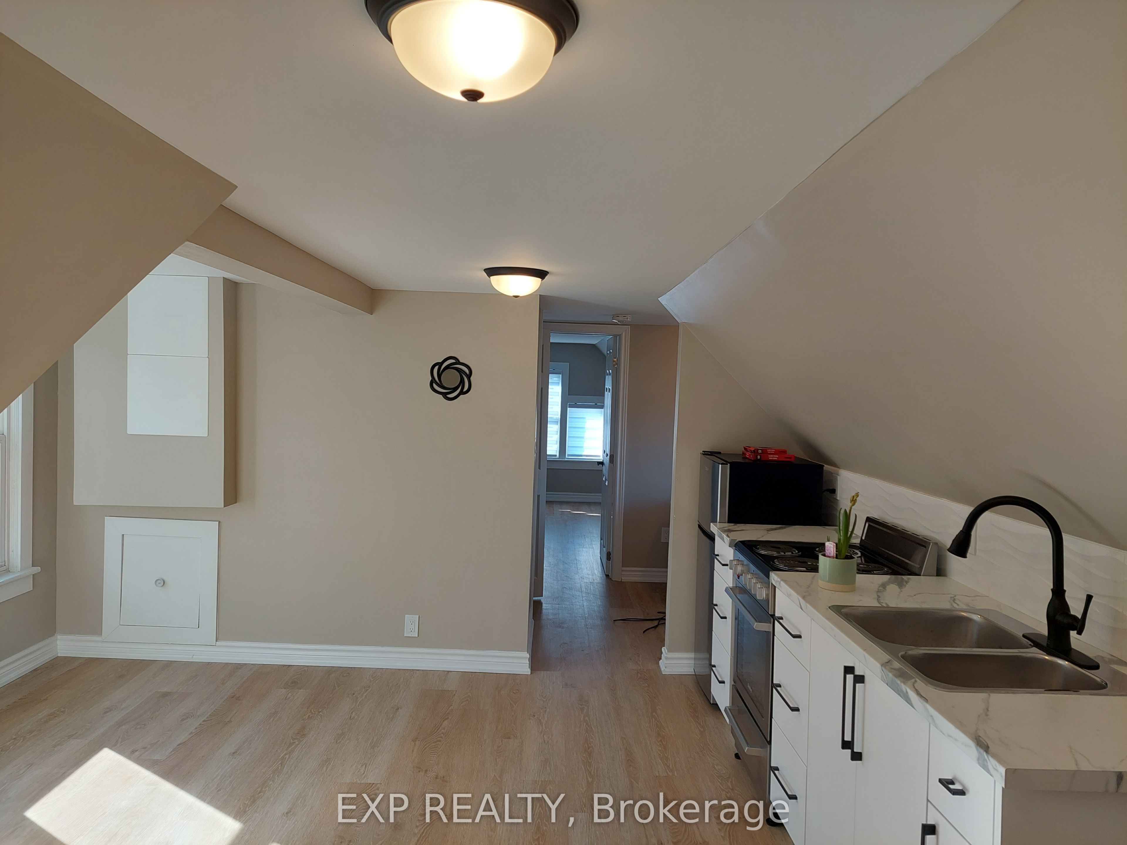 #loft - 148 Gibson Avenue Property Photo