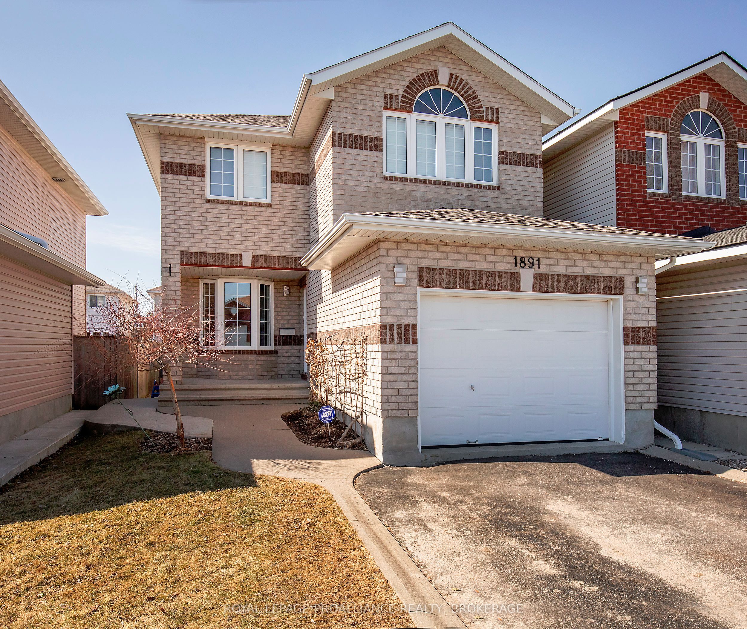 1891 Berrywood Crescent Property Photo