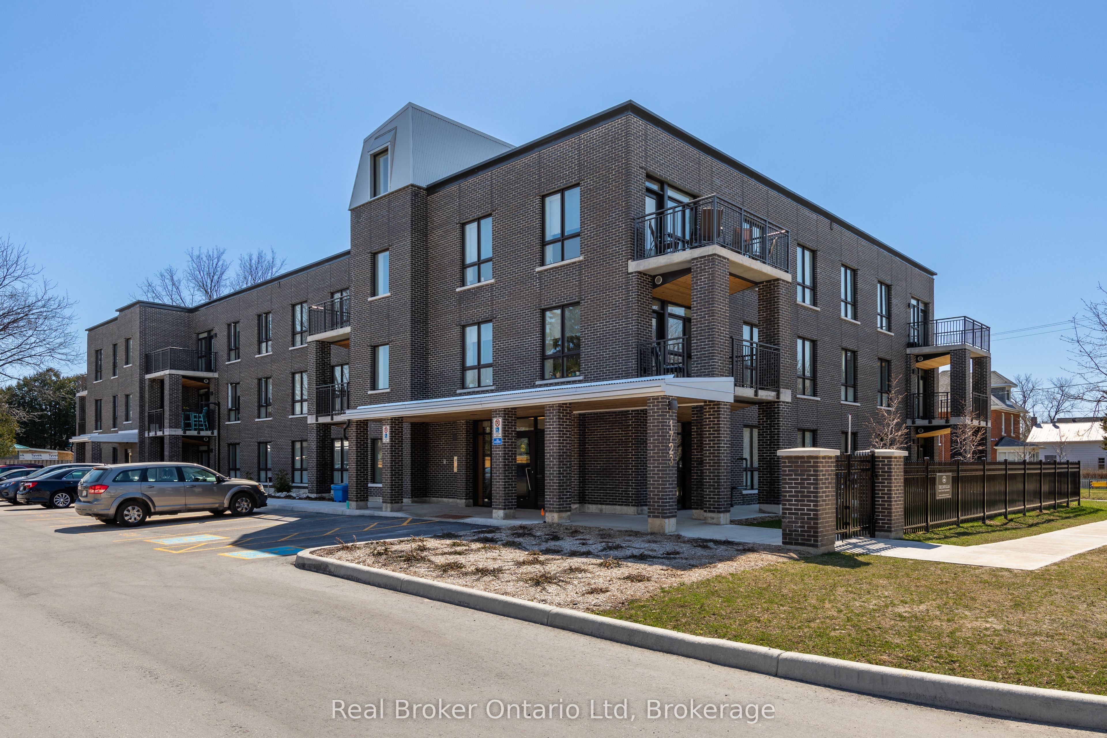 #303 - 1723 8th Avenue Property Photo
