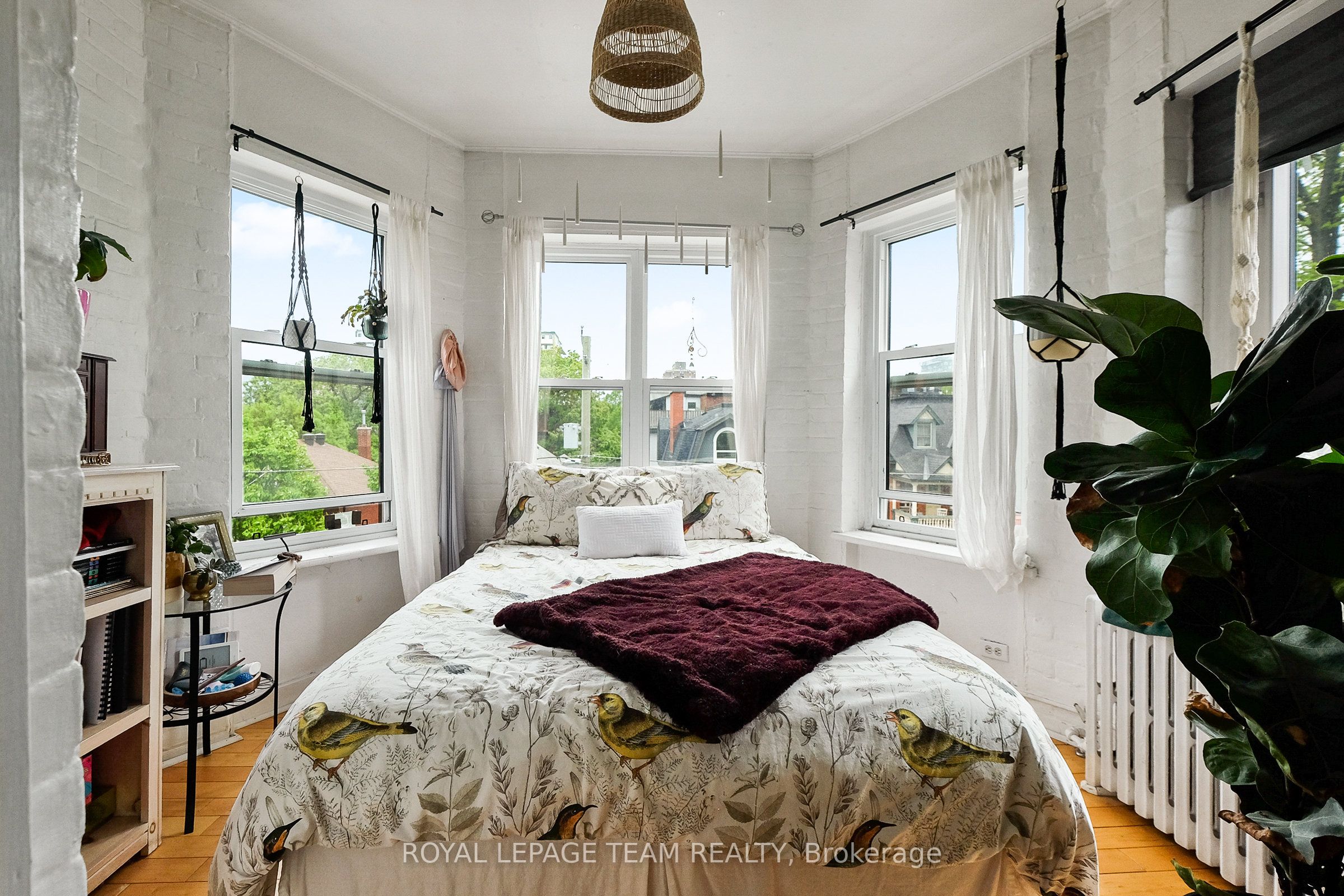 305 Waverley Street Property Photo 10