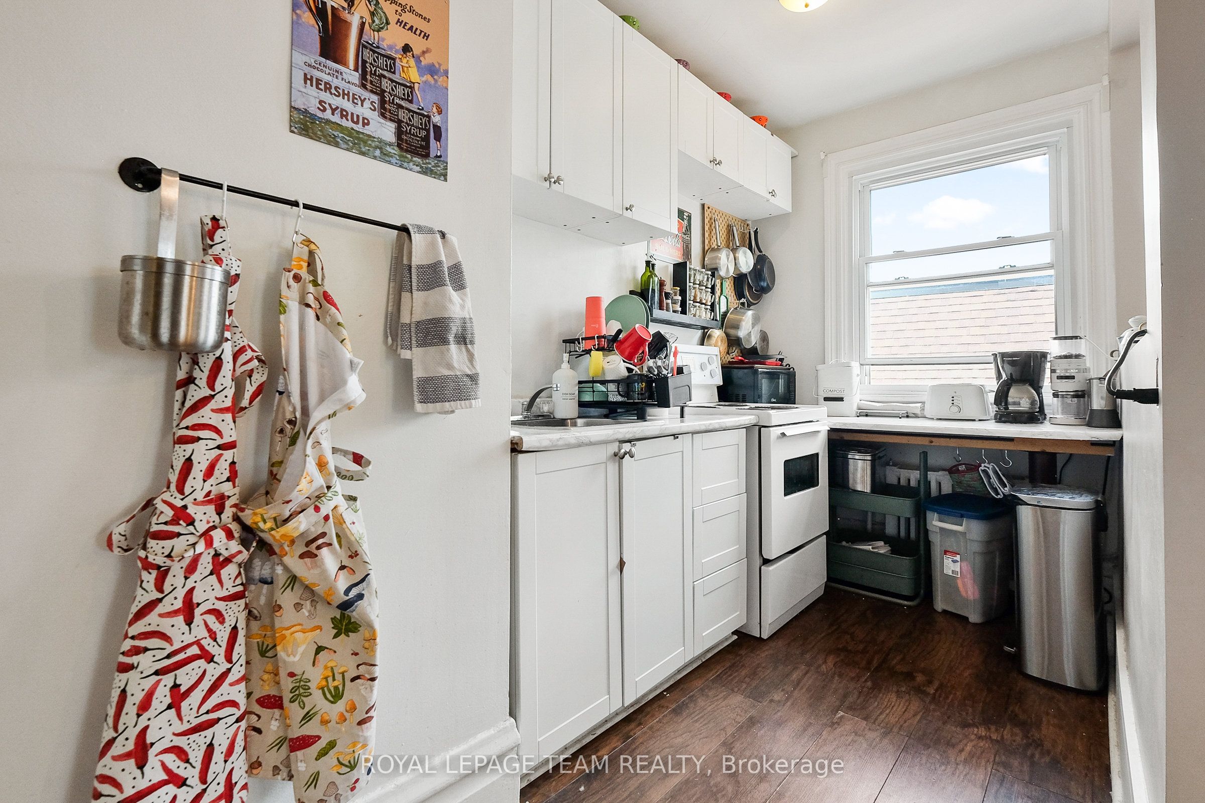 305 Waverley Street Property Photo 12