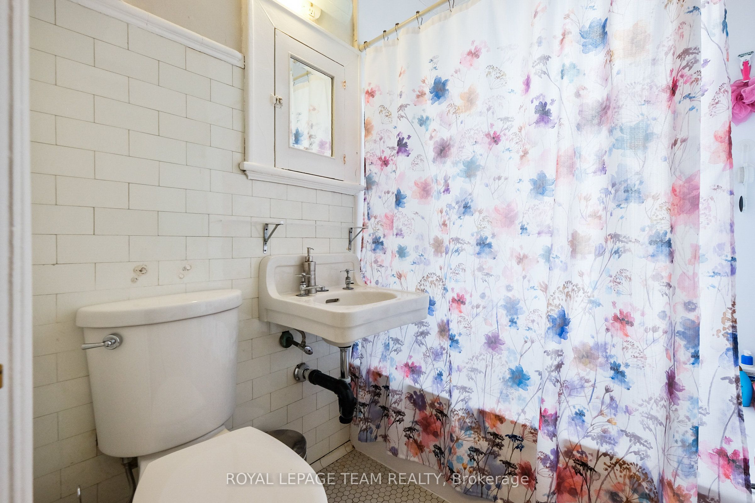 305 Waverley Street Property Photo 46