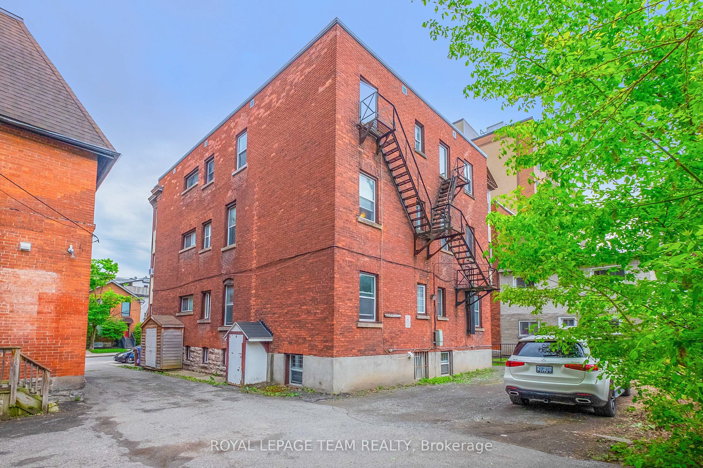 305 Waverley Street Property Photo 50