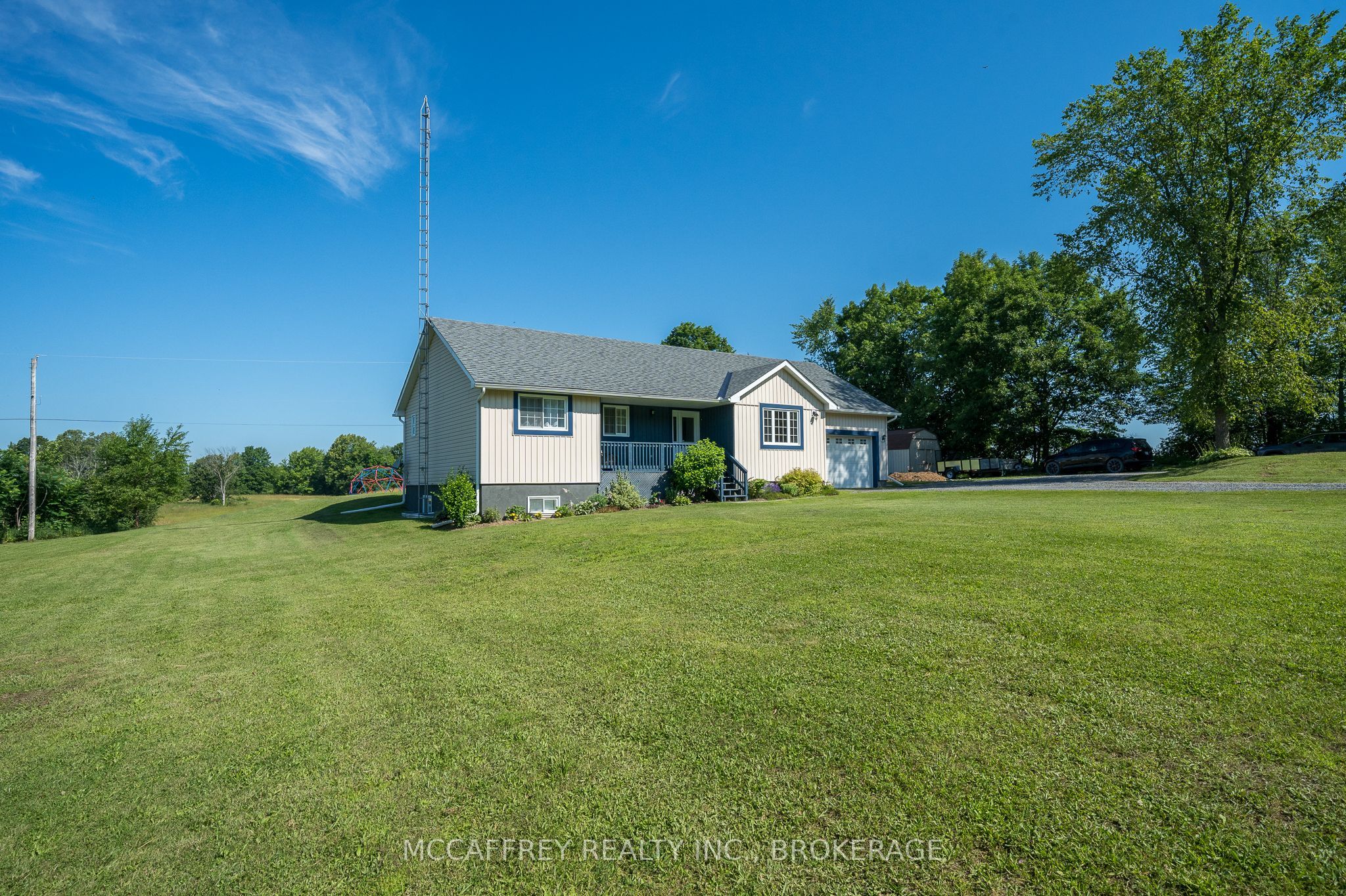 222 Parish Road Property Photo 2