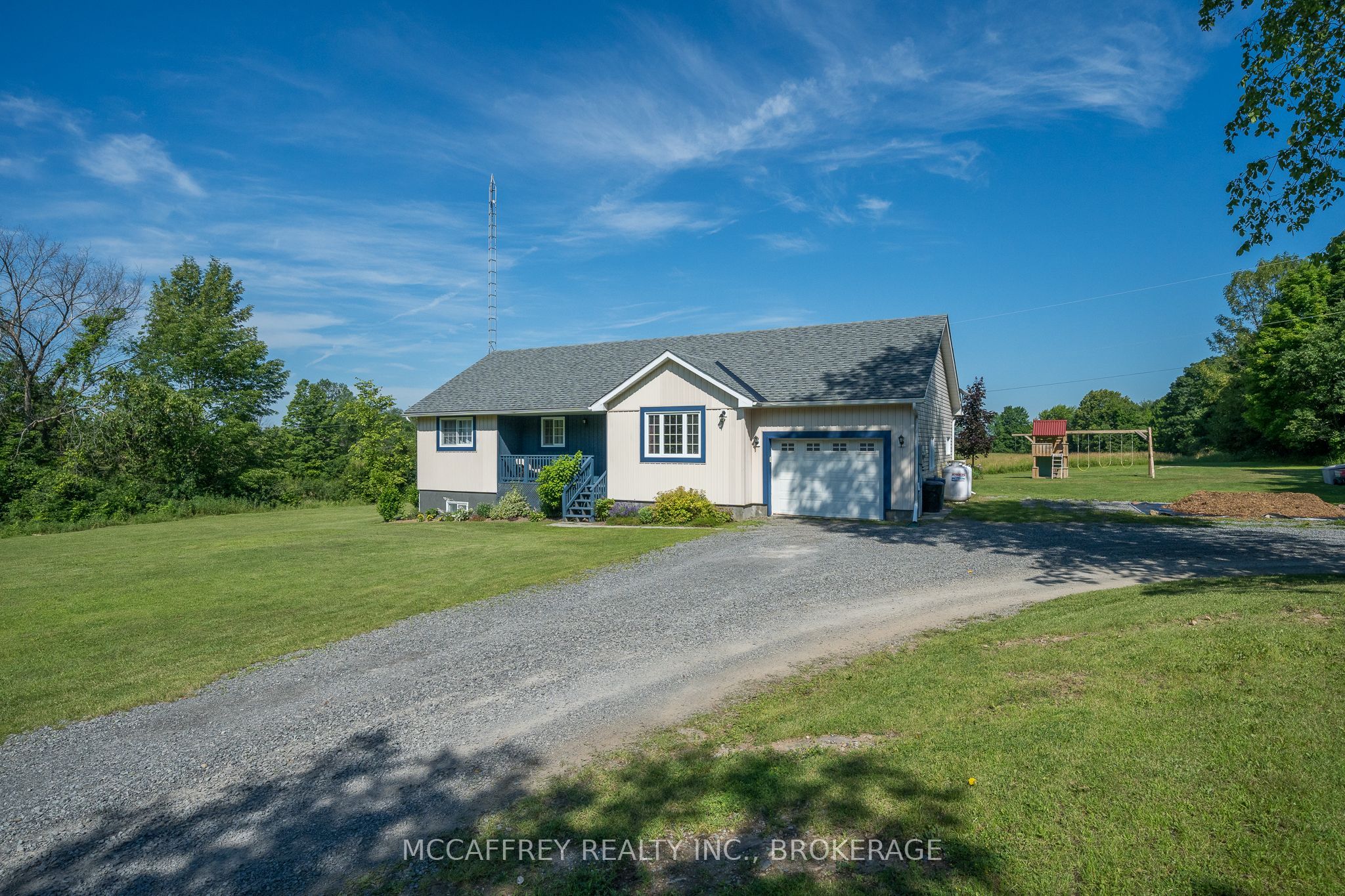 222 Parish Road Property Photo 3