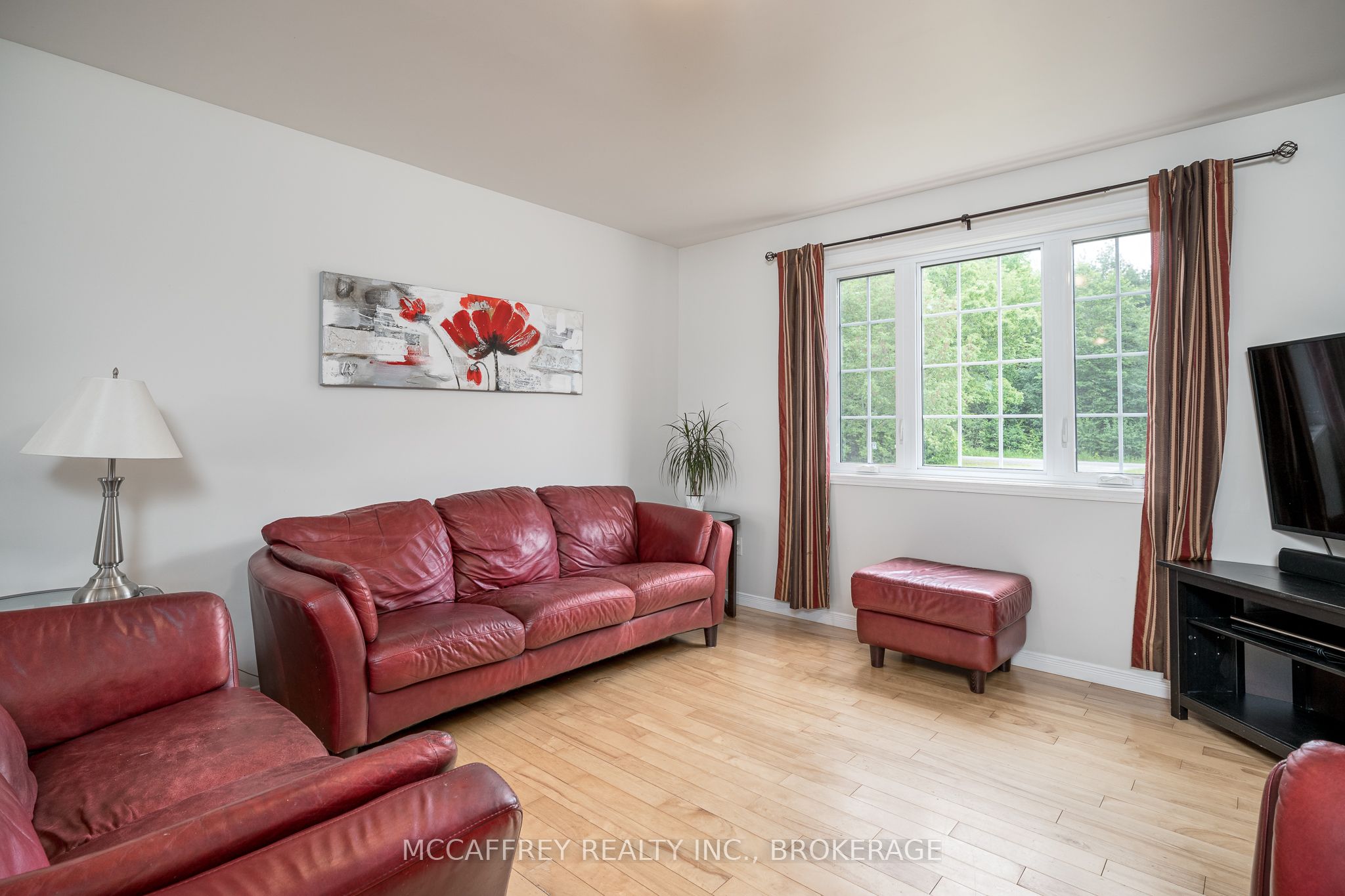 222 Parish Road Property Photo 7