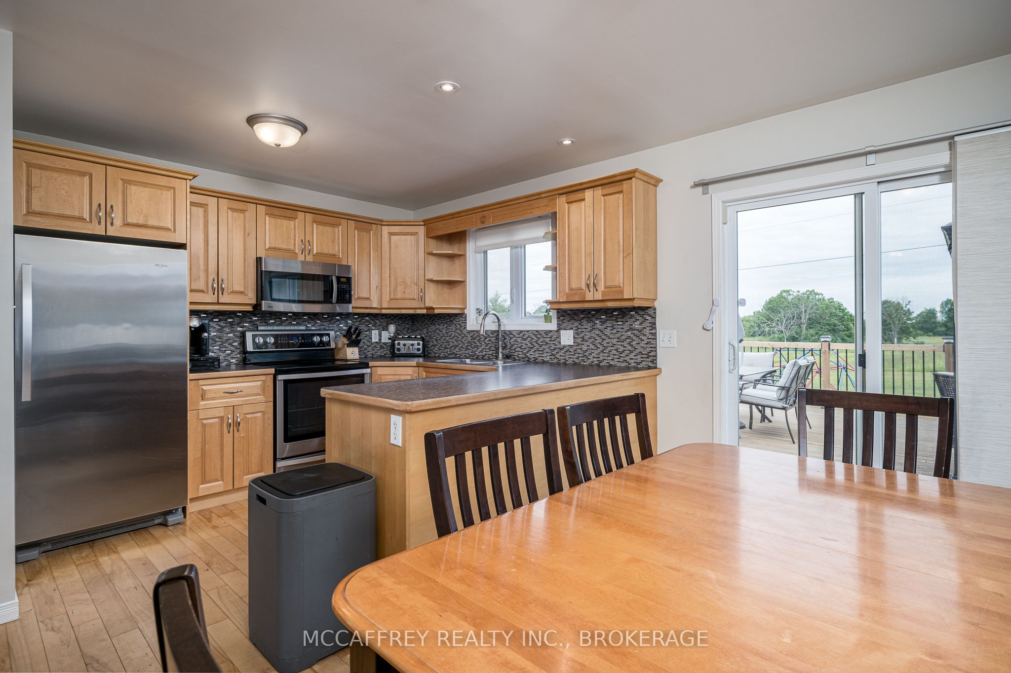 222 Parish Road Property Photo 10