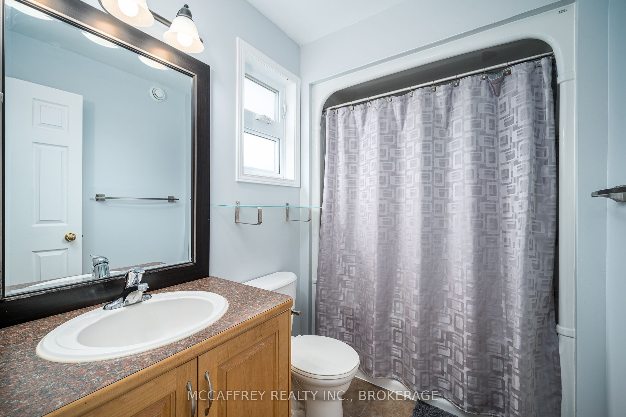 222 Parish Road Property Photo 18
