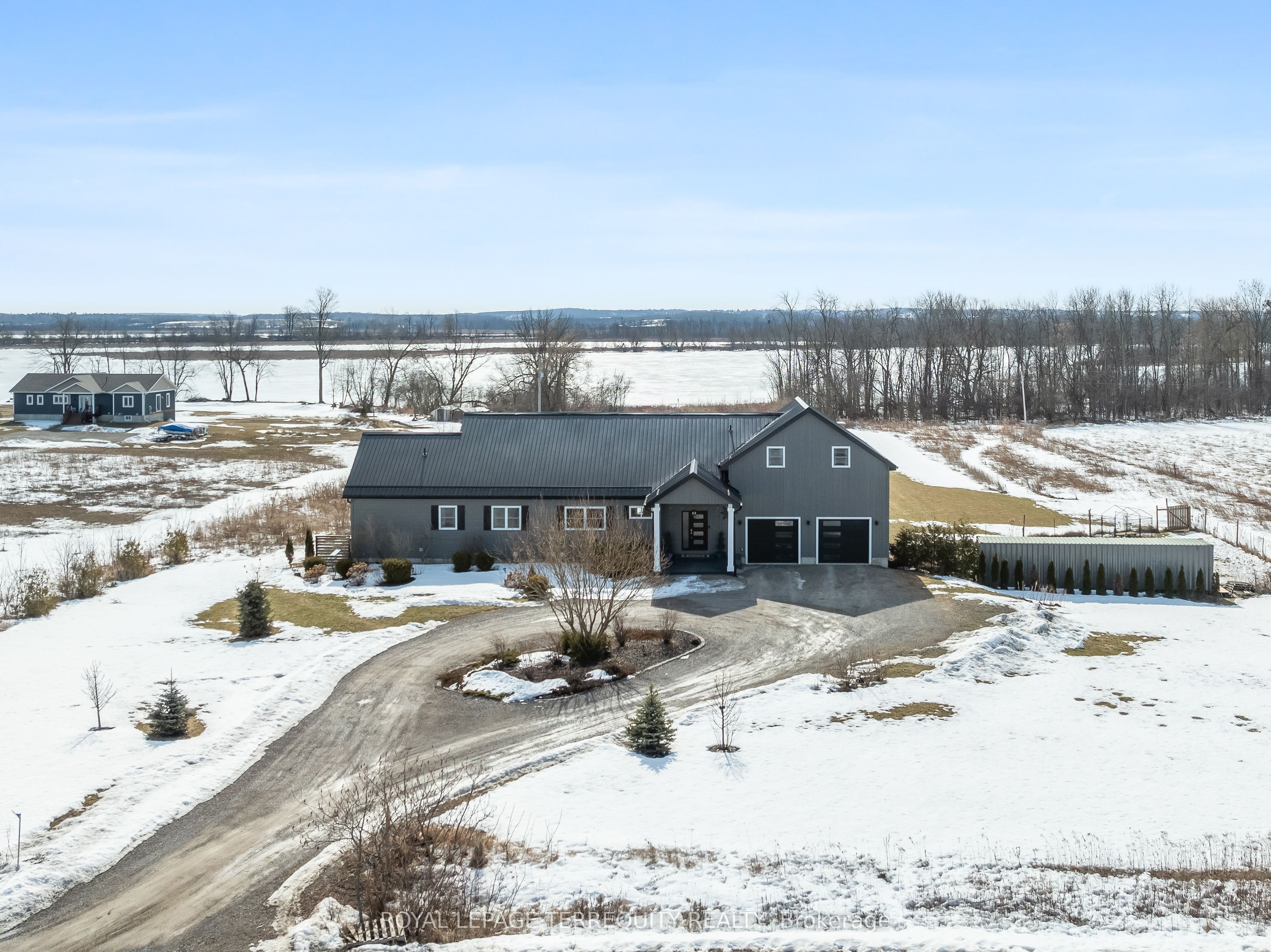 571 Catchmore Road Property Photo