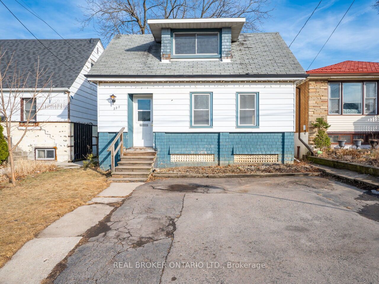 227 East 23rd Street Property Photo 1