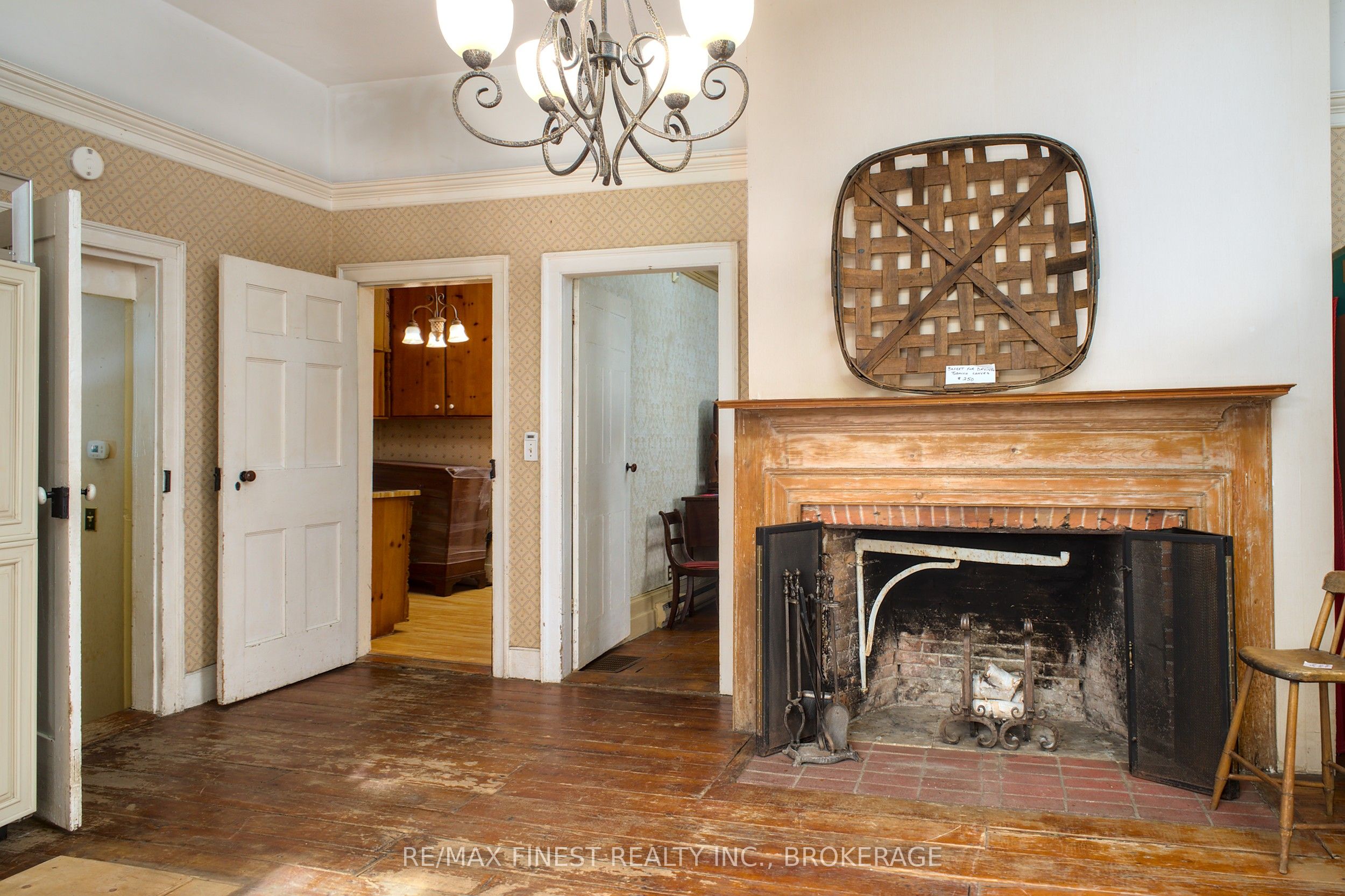 370 Academy Street Property Photo 10