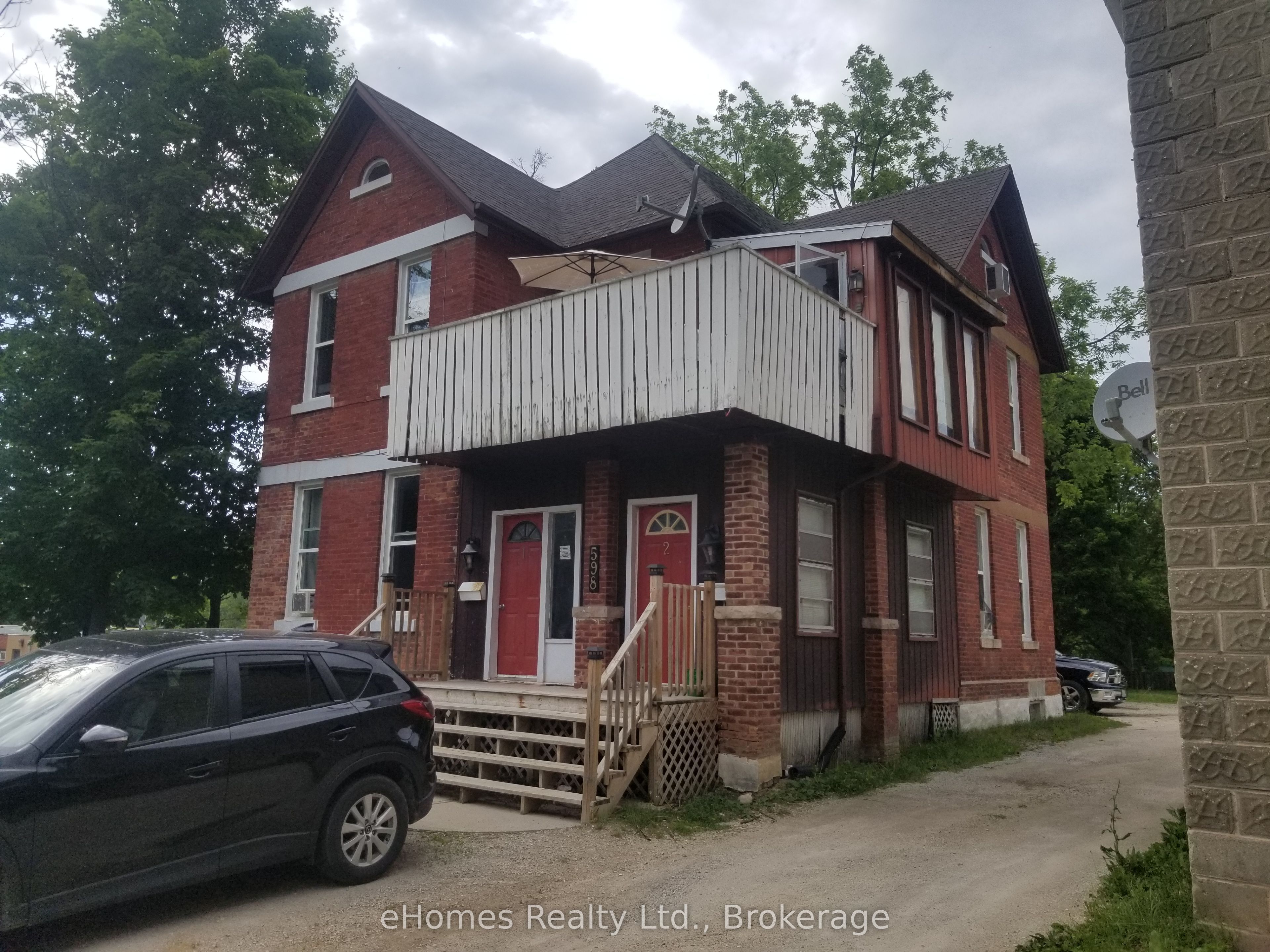 598 6th Street Property Photo
