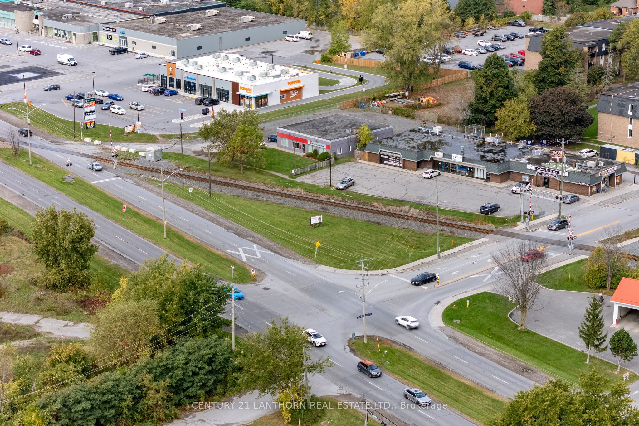 640 Dundas Street Property Photo 2