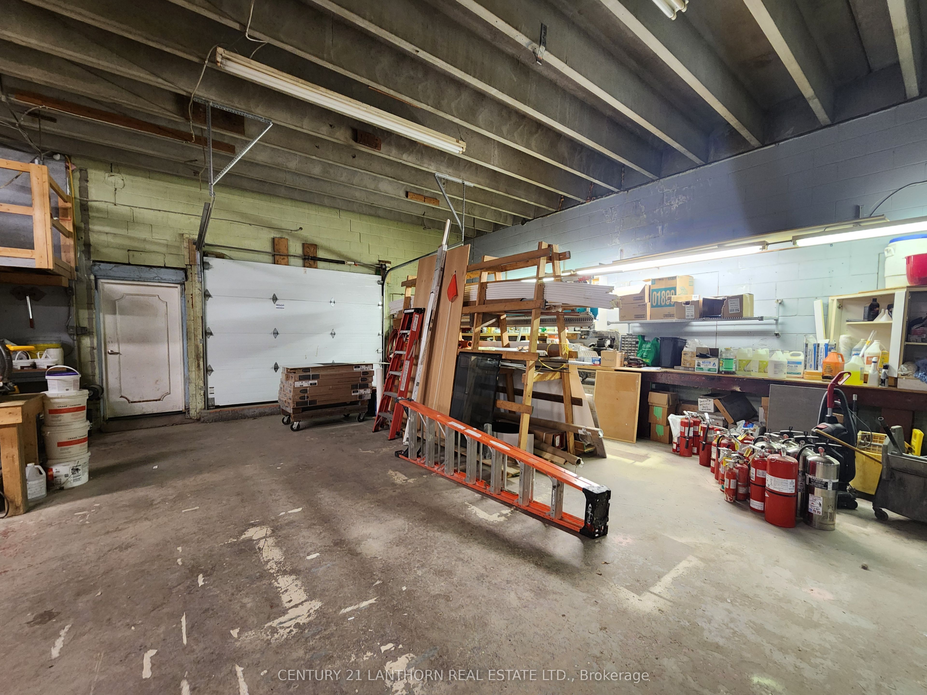 640 Dundas Street Property Photo 5