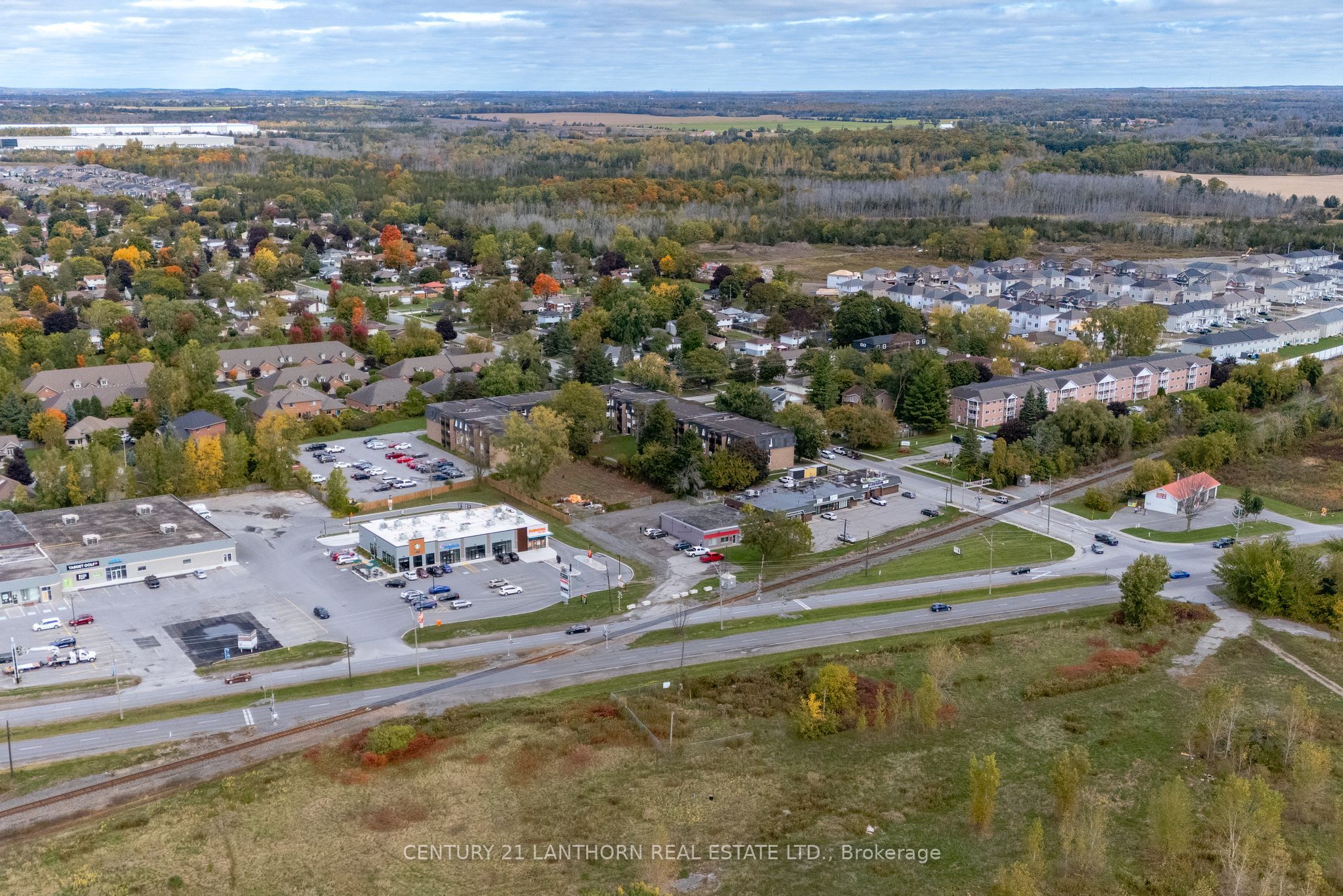 640 Dundas Street Property Photo 6