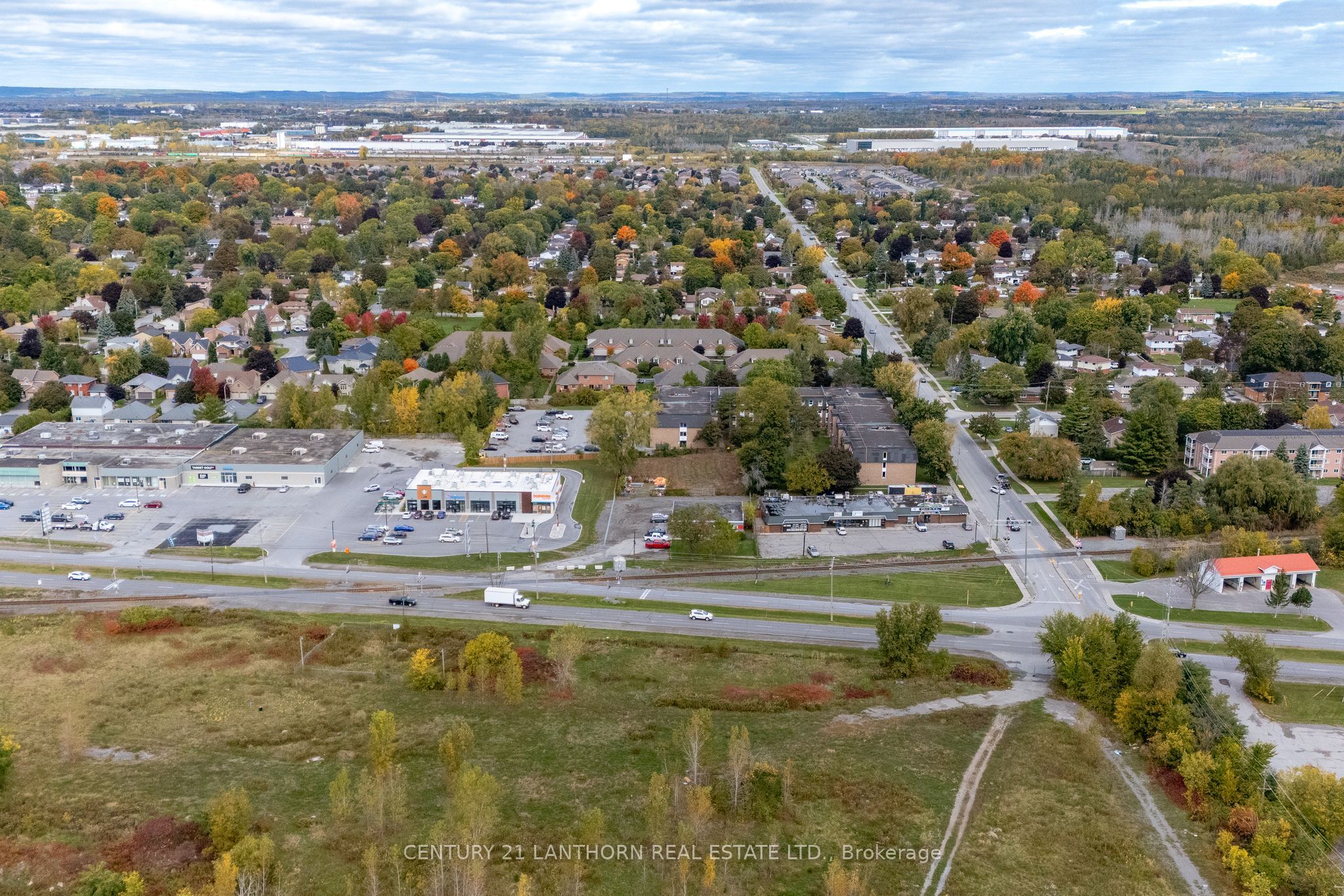 640 Dundas Street Property Photo 7