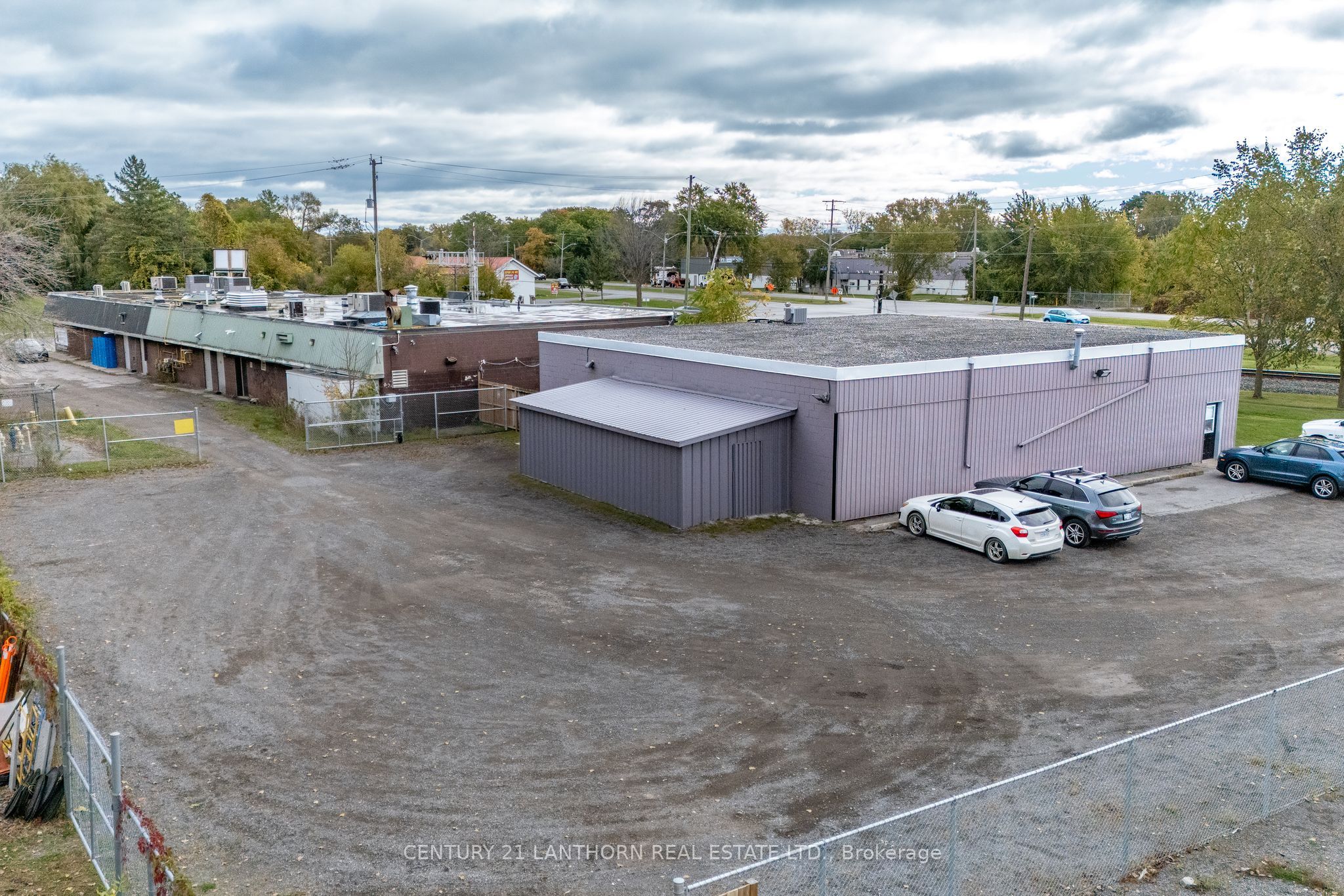 640 Dundas Street Property Photo 15