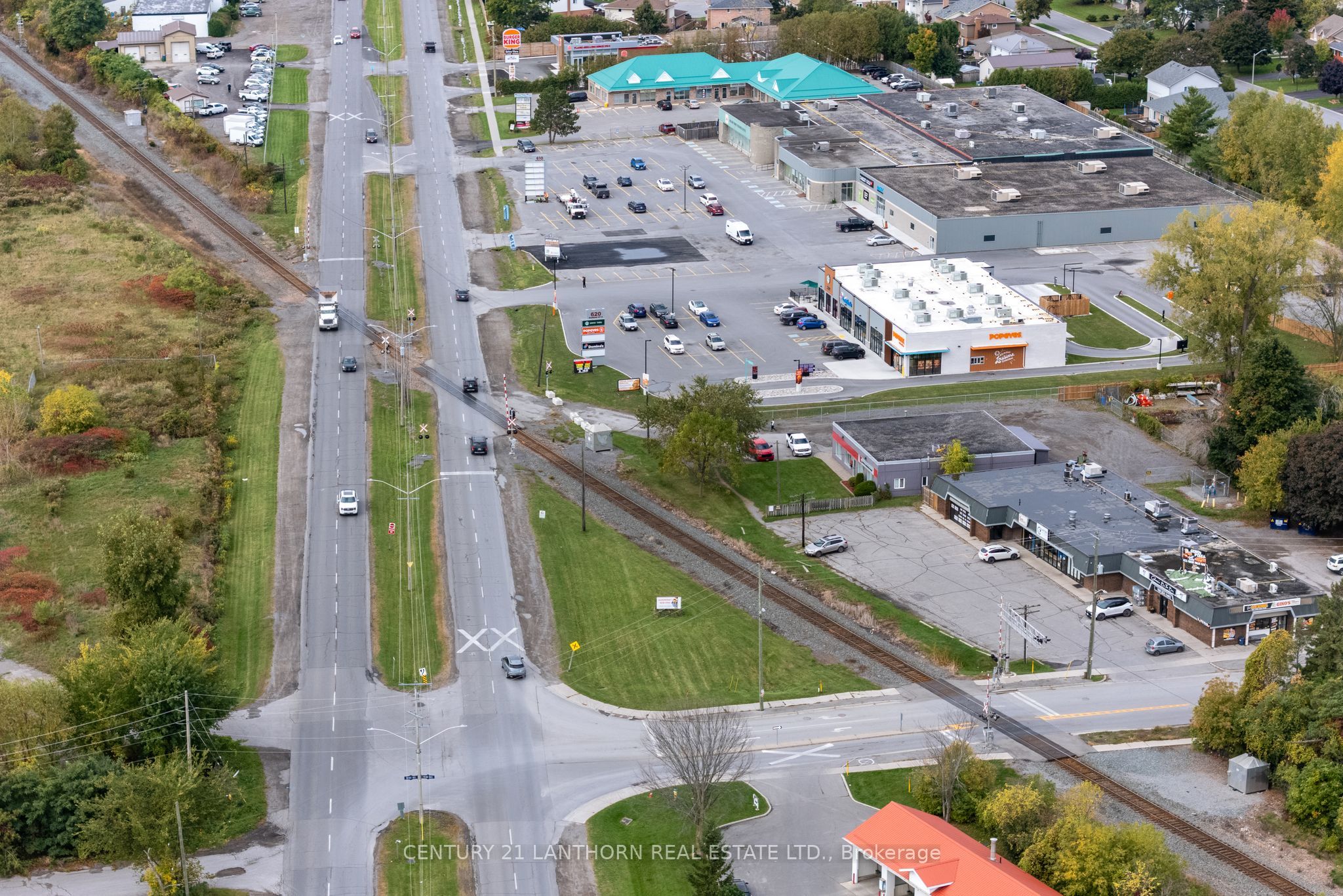 640 Dundas Street Property Photo 18