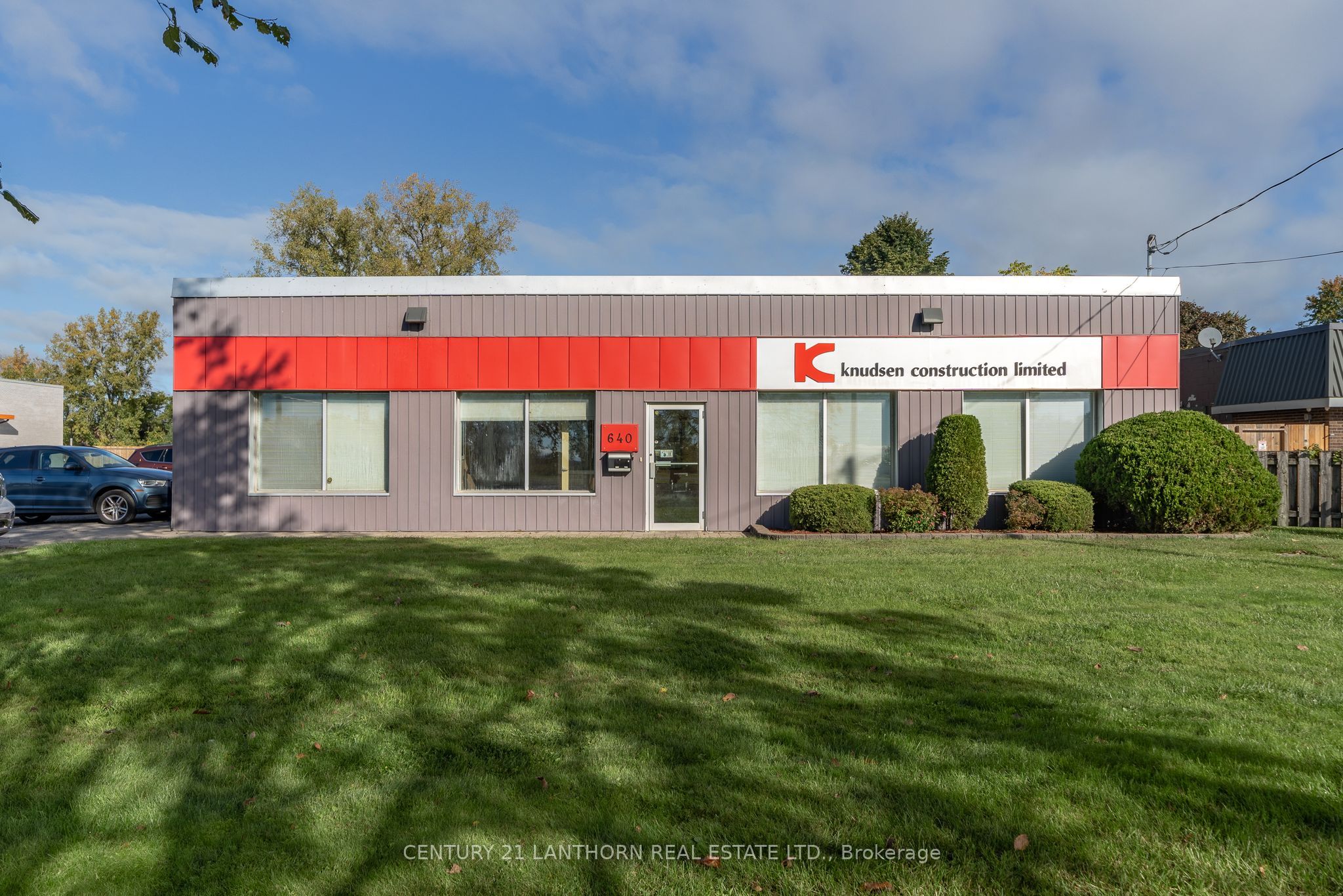 640 Dundas Street Property Photo 21