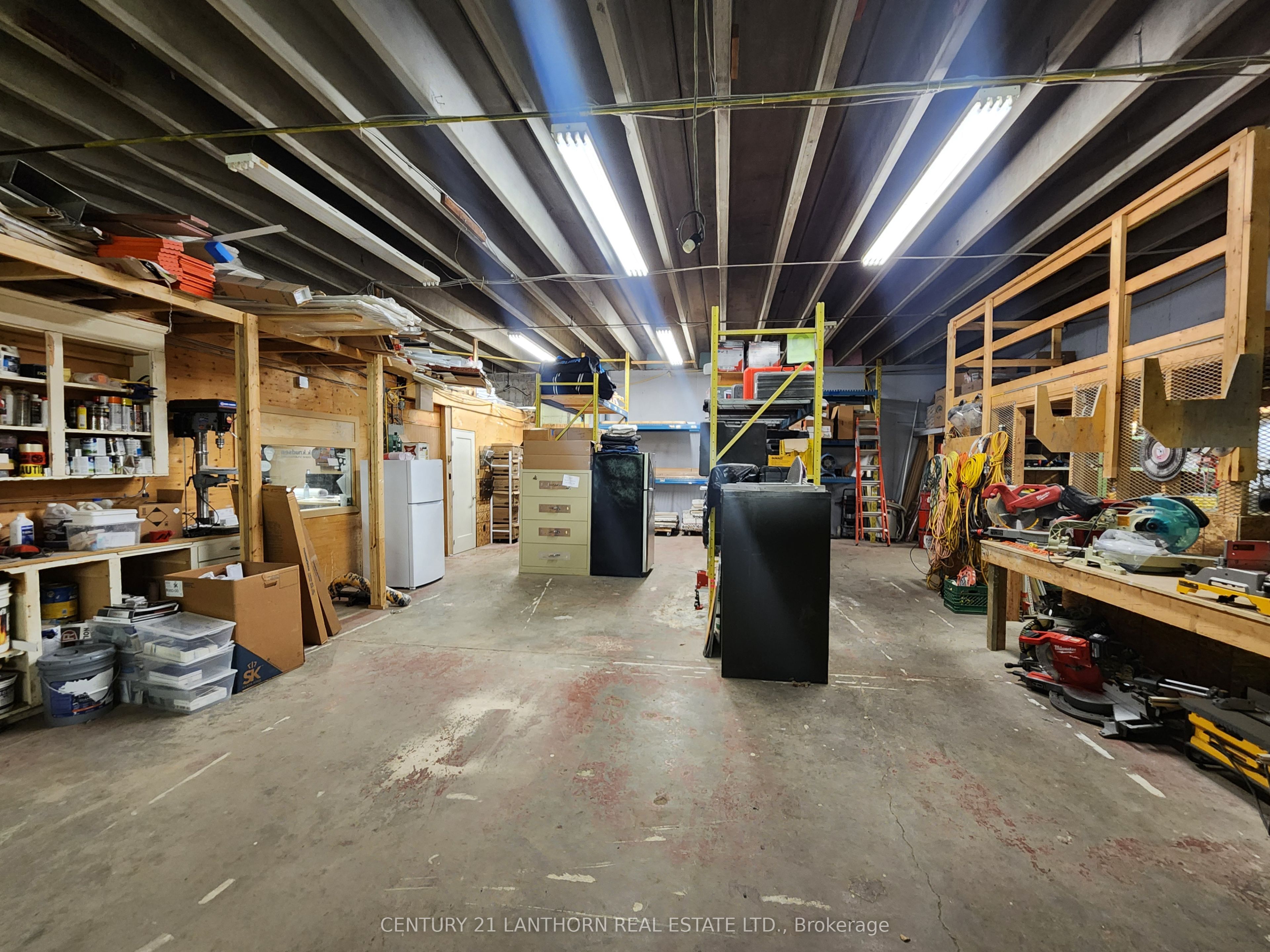 640 Dundas Street Property Photo 28