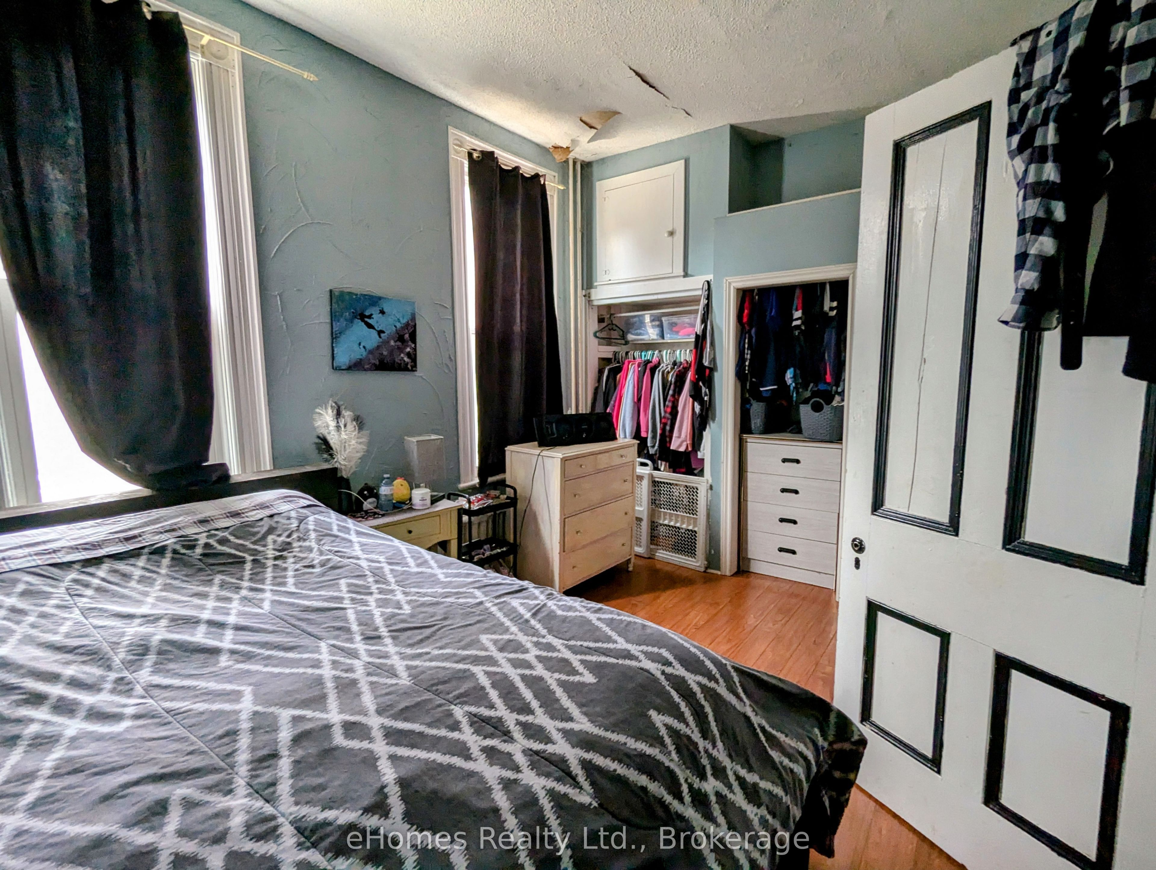 598 6th Street Property Photo 12