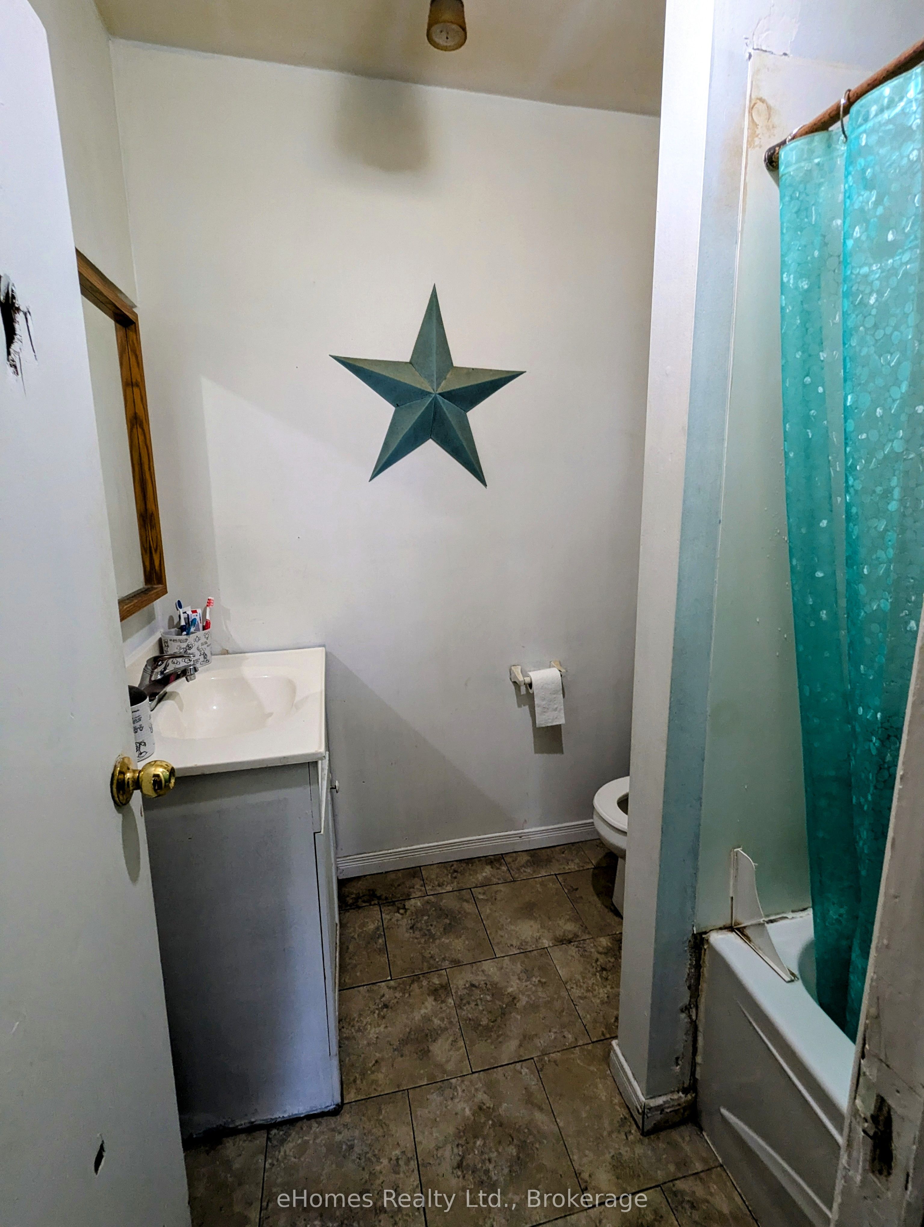 598 6th Street Property Photo 14