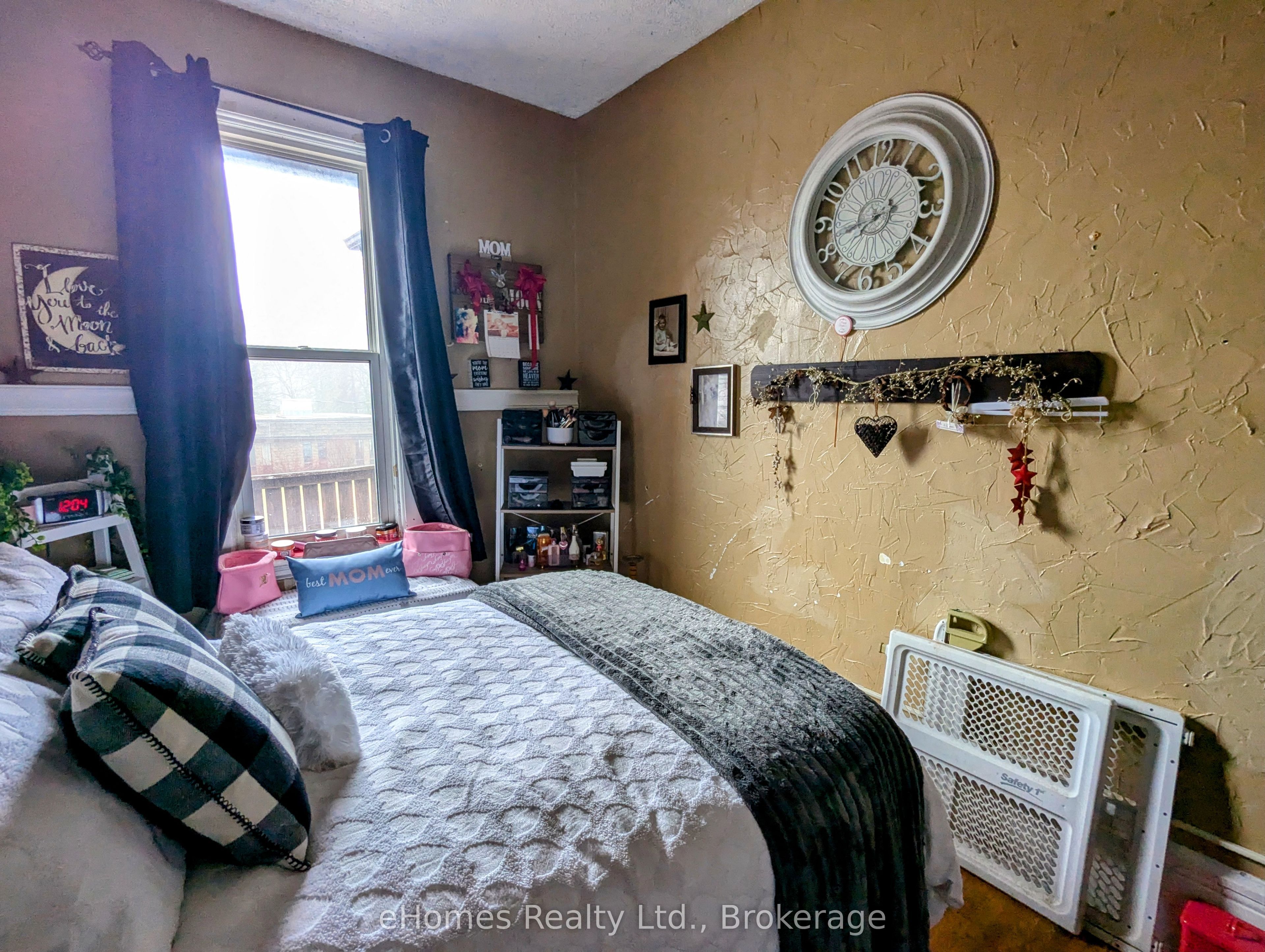 598 6th Street Property Photo 19