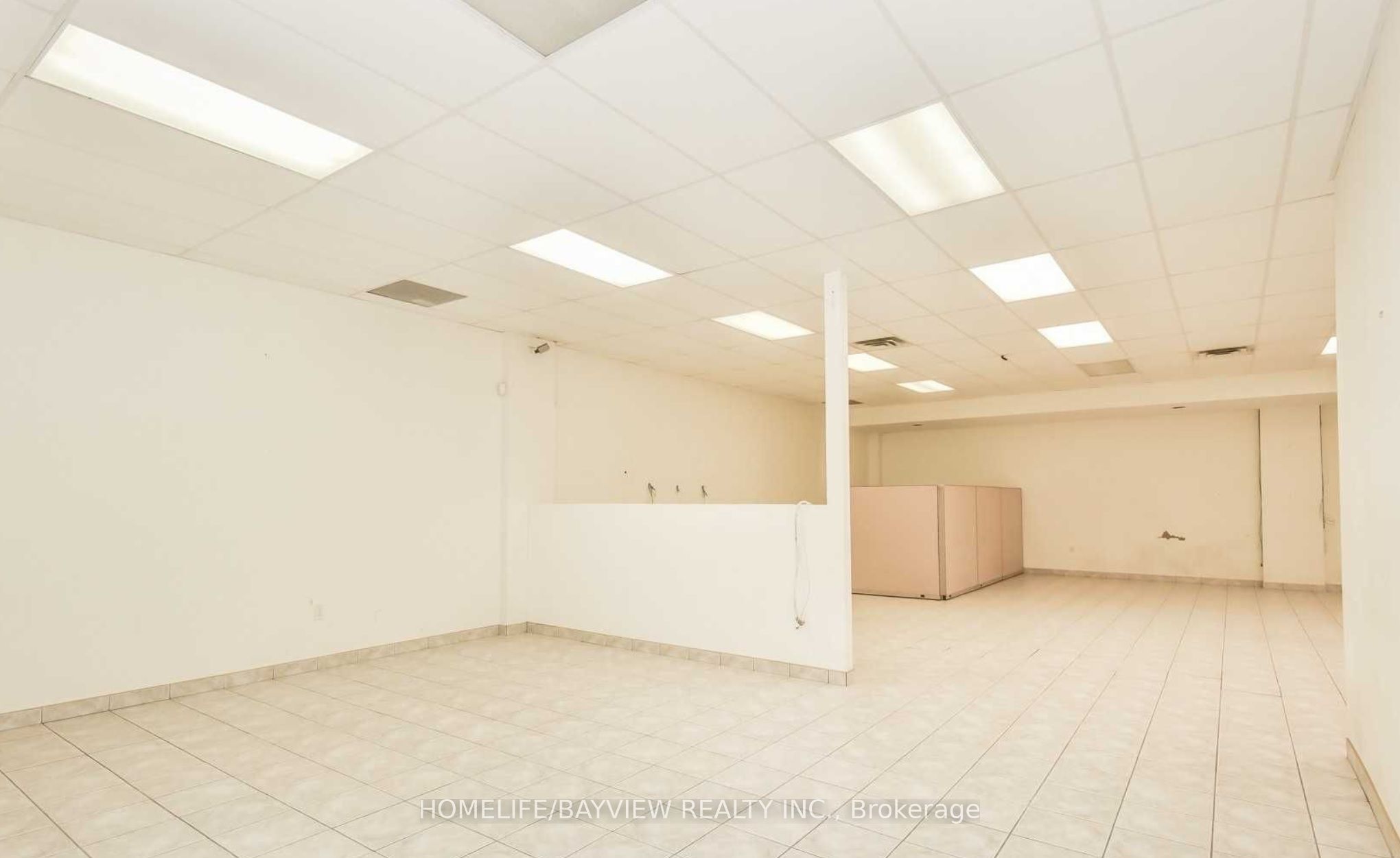 45 Wyndham Street N Lower - B1 Property Photo 8