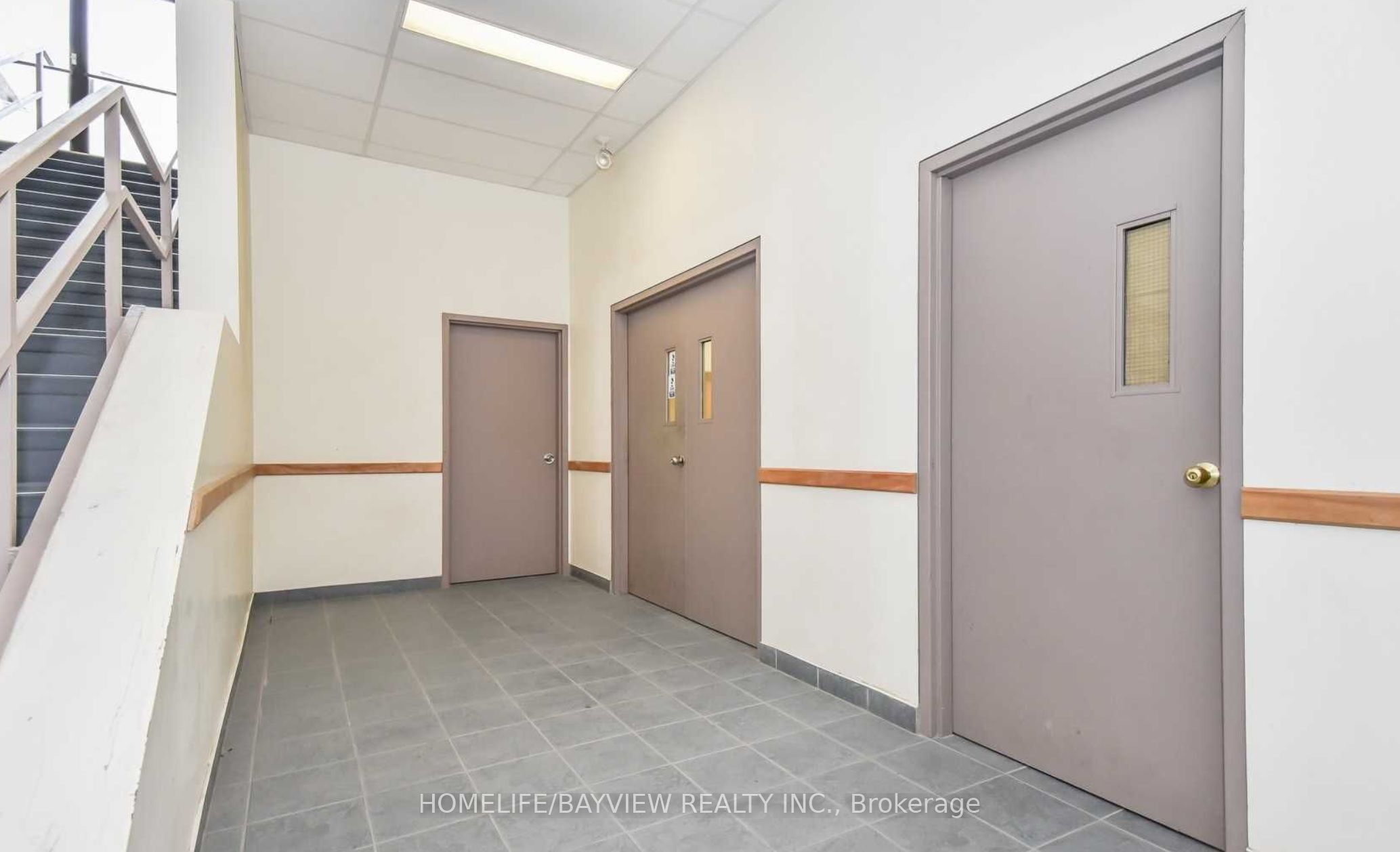 45 Wyndham Street N Lower - B3 Property Photo 5