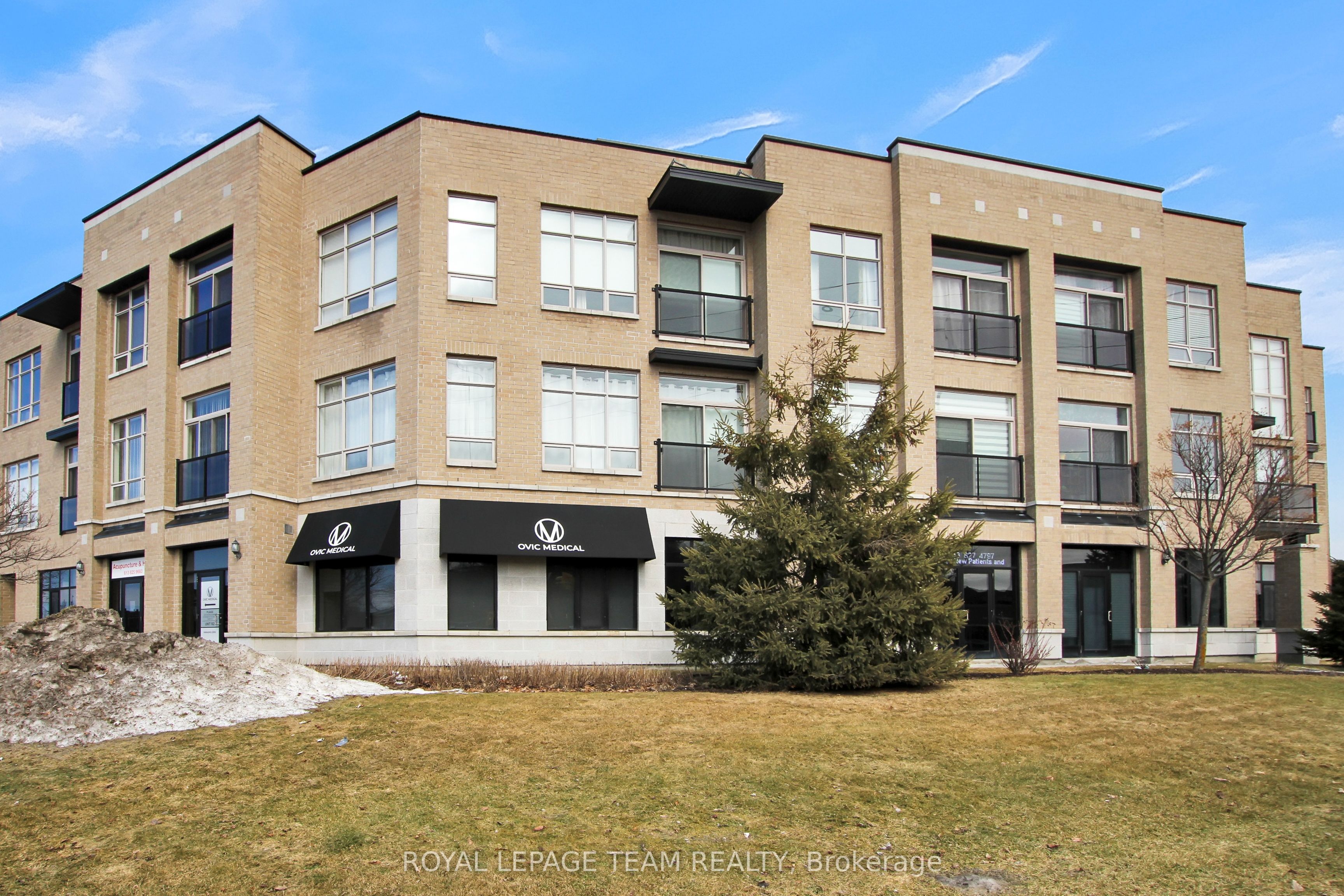 #301 - 500 Claridge Drive Property Photo 1