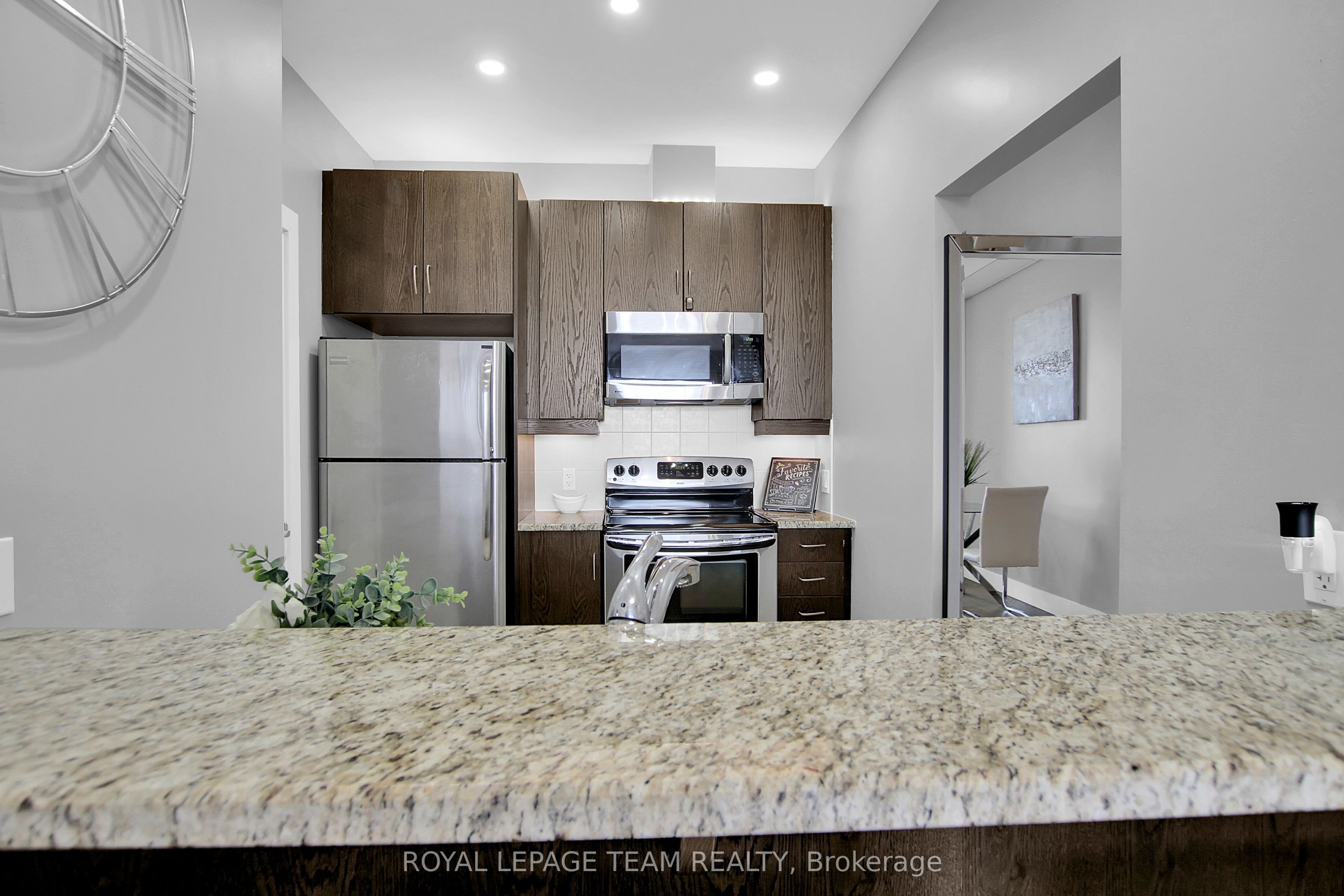 #301 - 500 Claridge Drive Property Photo 28