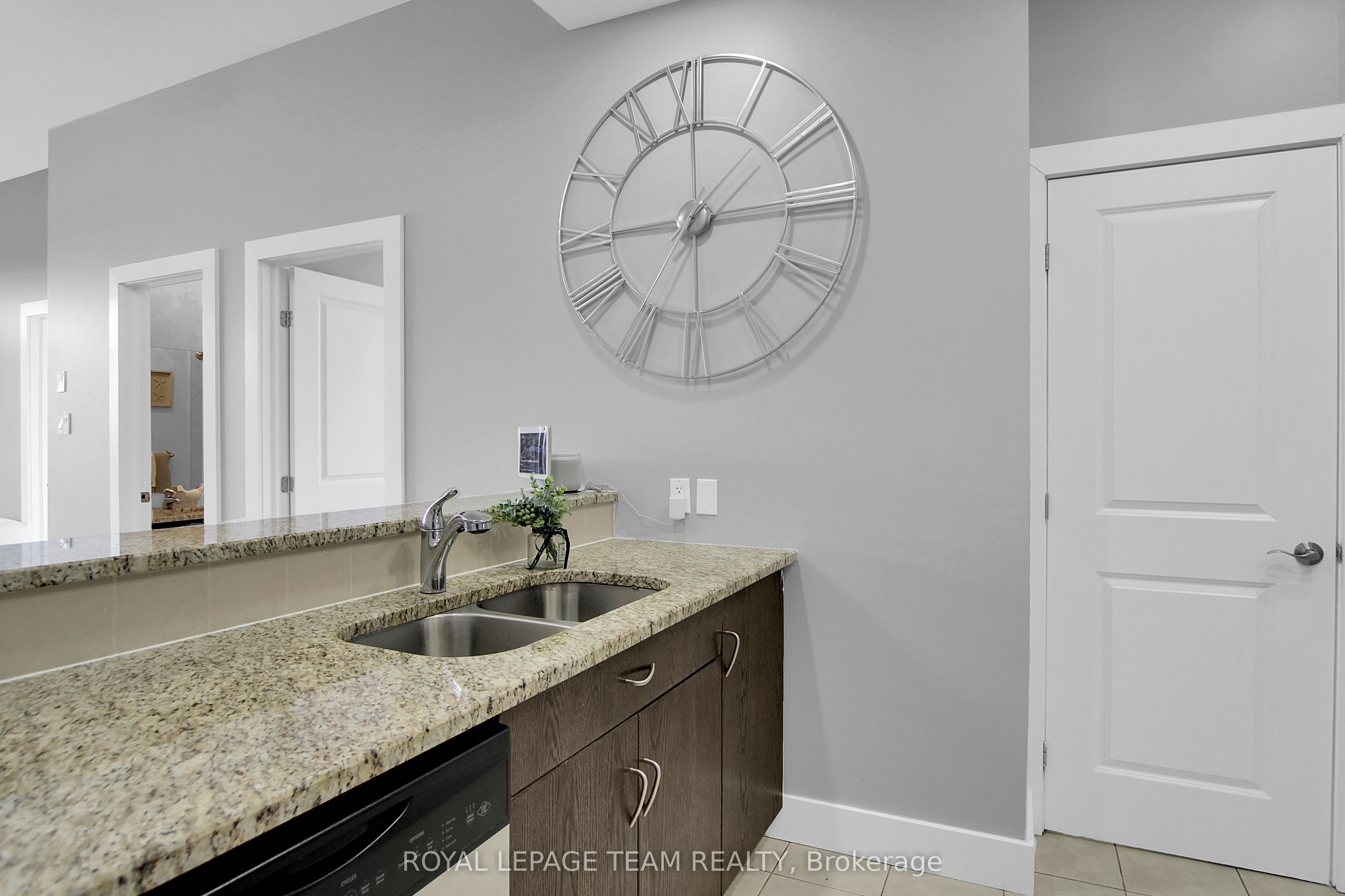 #301 - 500 Claridge Drive Property Photo 33