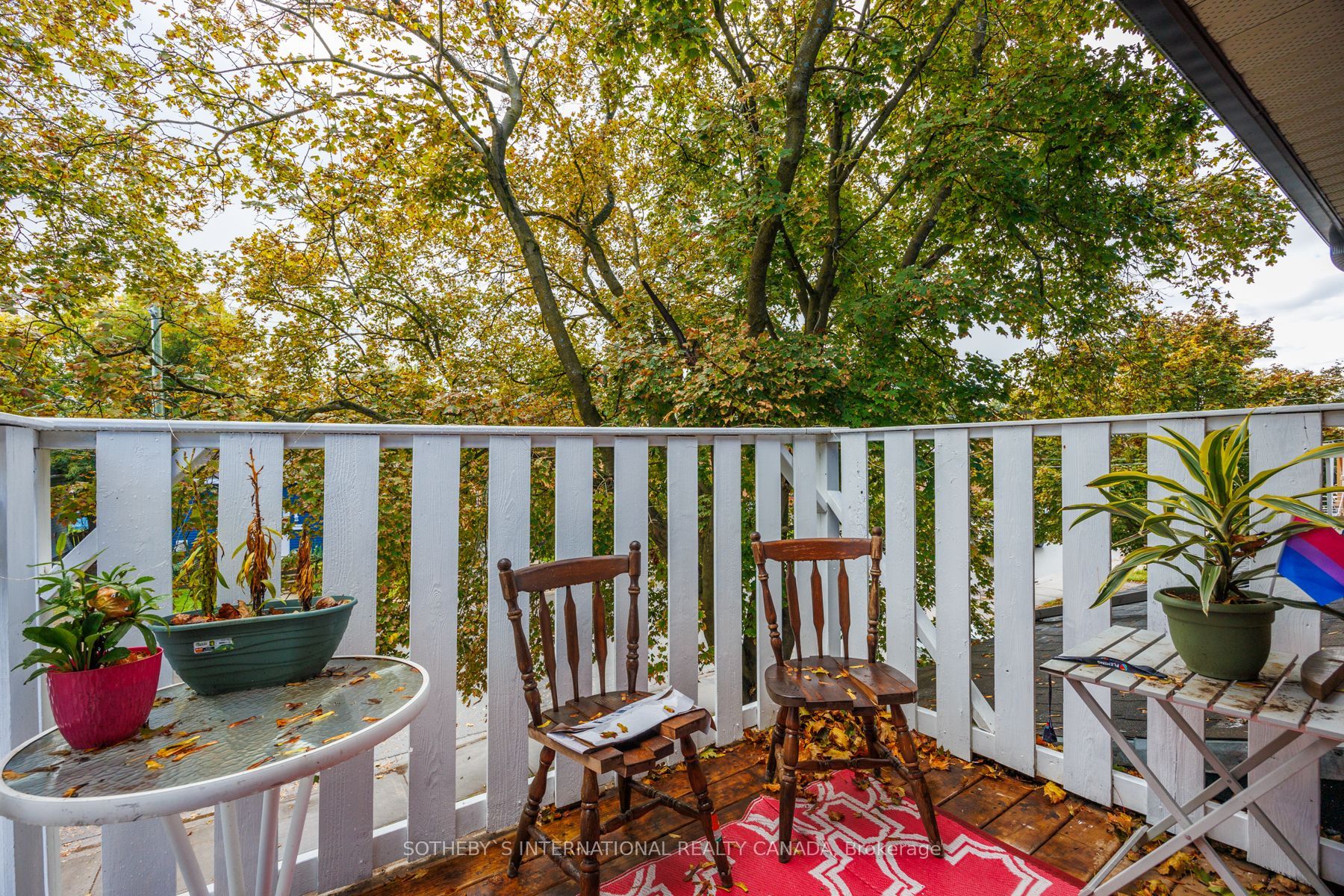 82 Durham Street W Property Photo 2