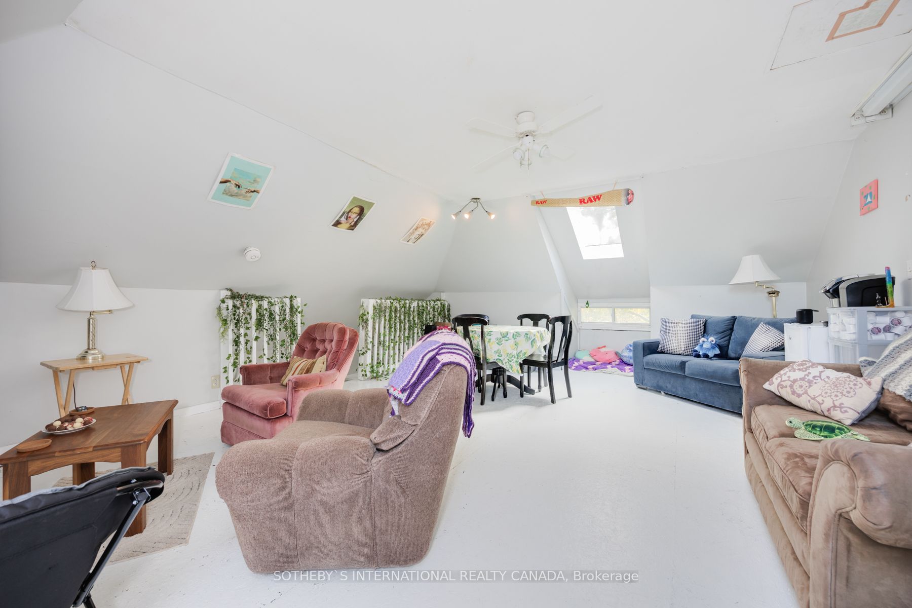 82 Durham Street W Property Photo 6