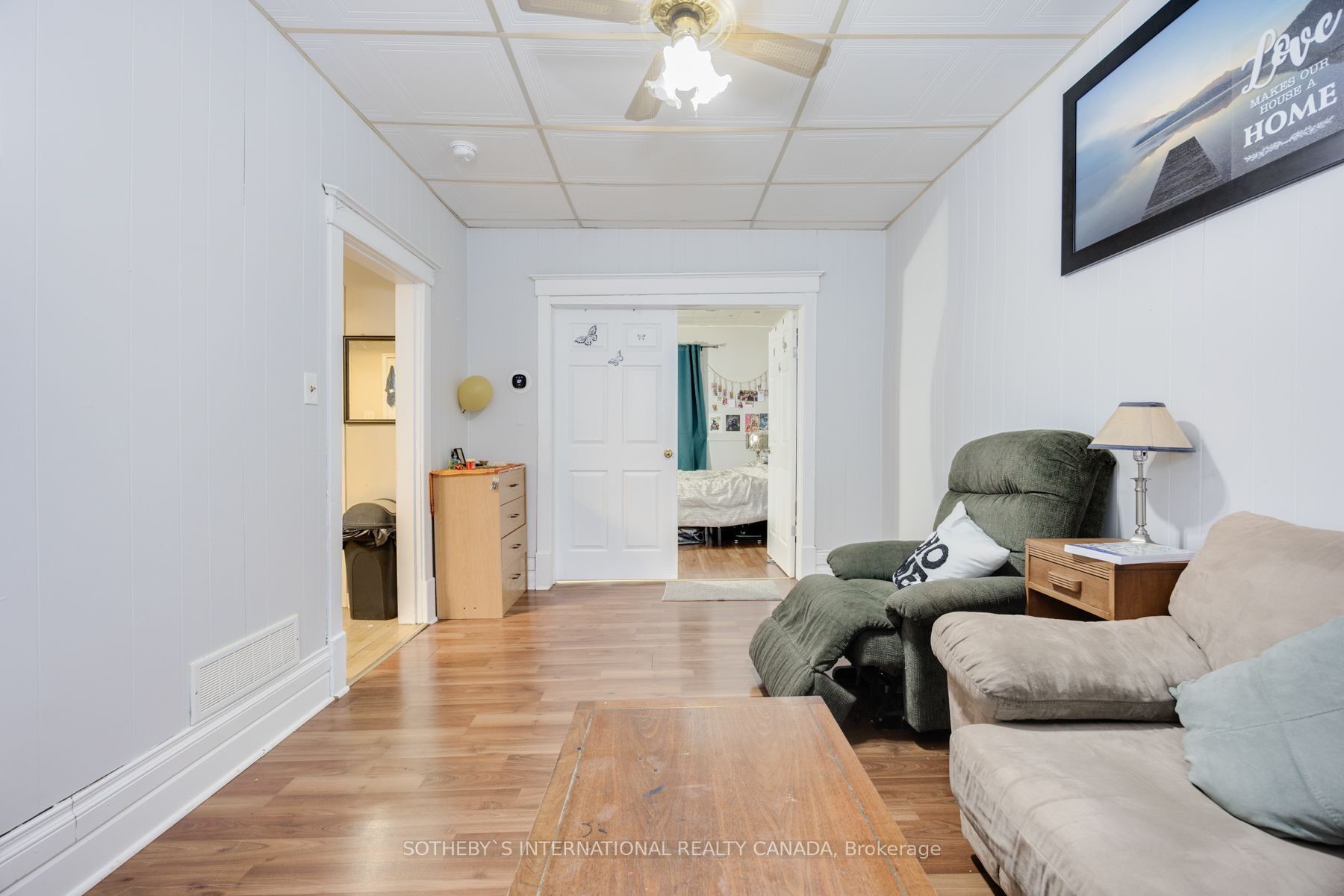 82 Durham Street W Property Photo 8