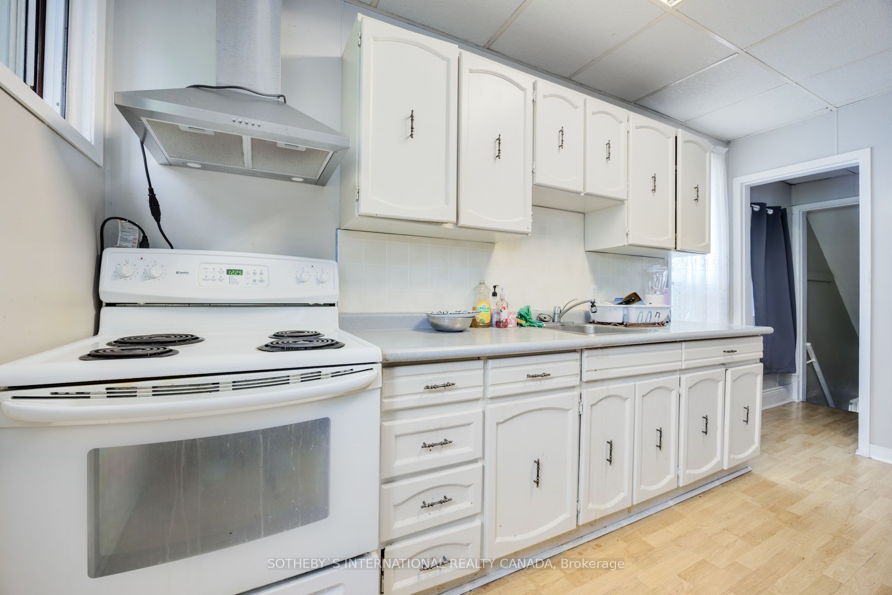82 Durham Street W Property Photo 15