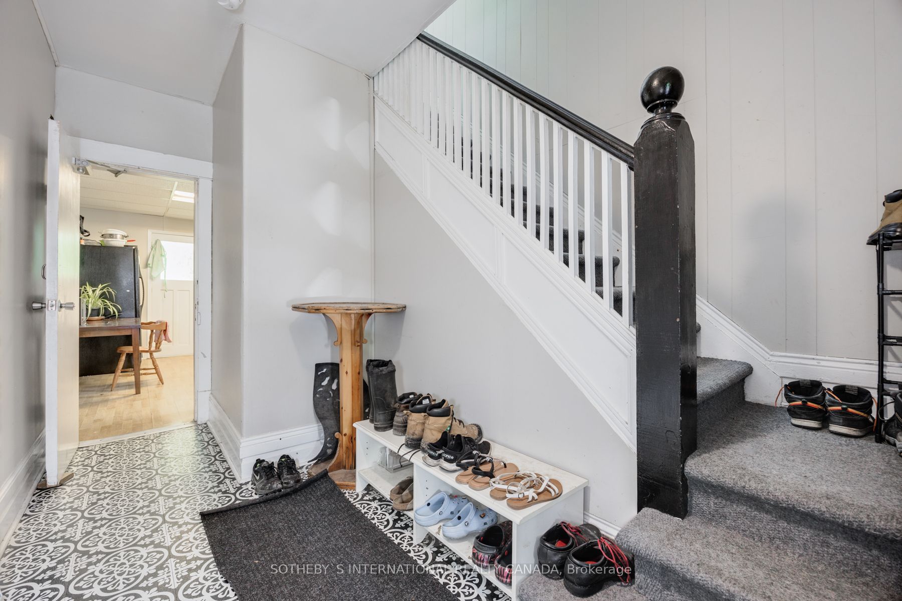 82 Durham Street W Property Photo 16