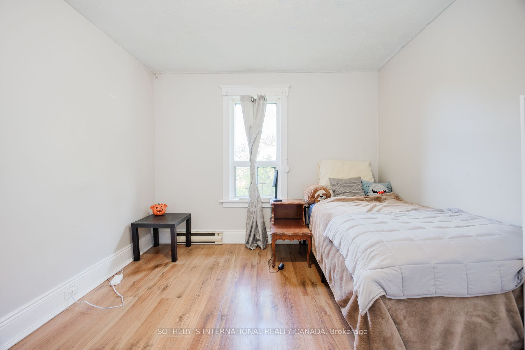 82 Durham Street W Property Photo 23