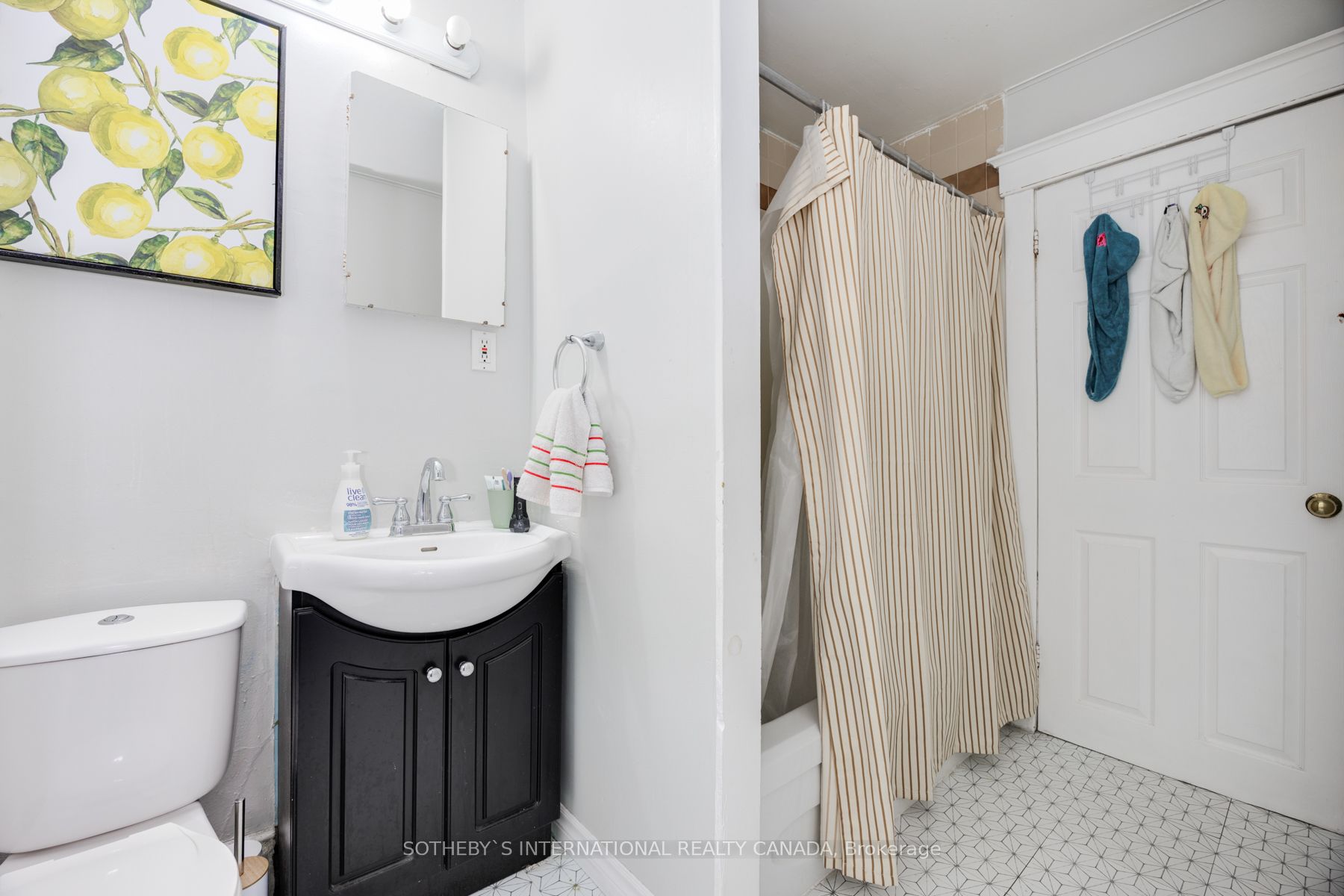 82 Durham Street W Property Photo 27