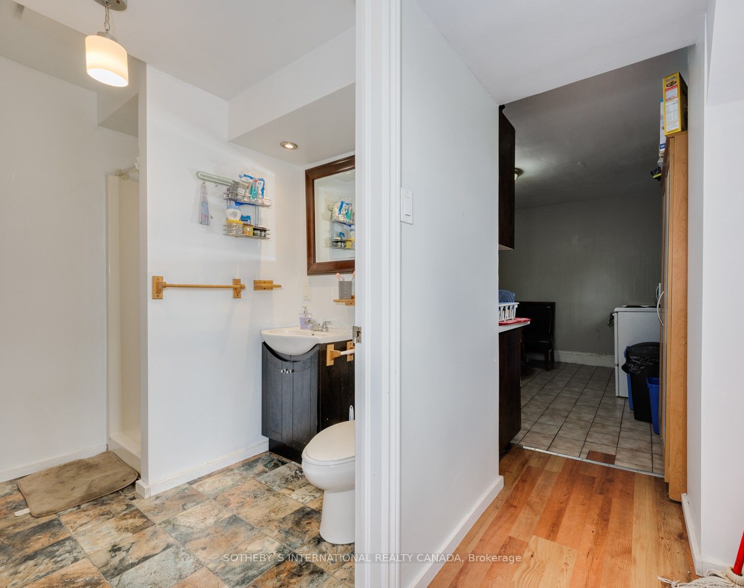 84 Durham Street W Property Photo 8