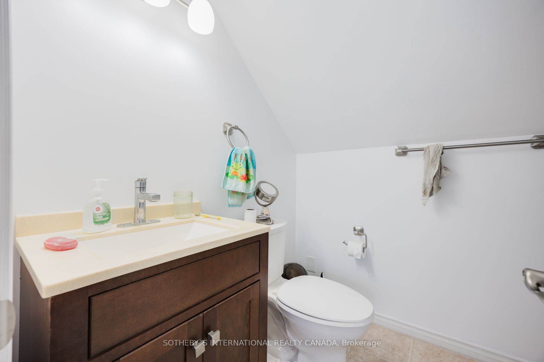 84 Durham Street W Property Photo 15