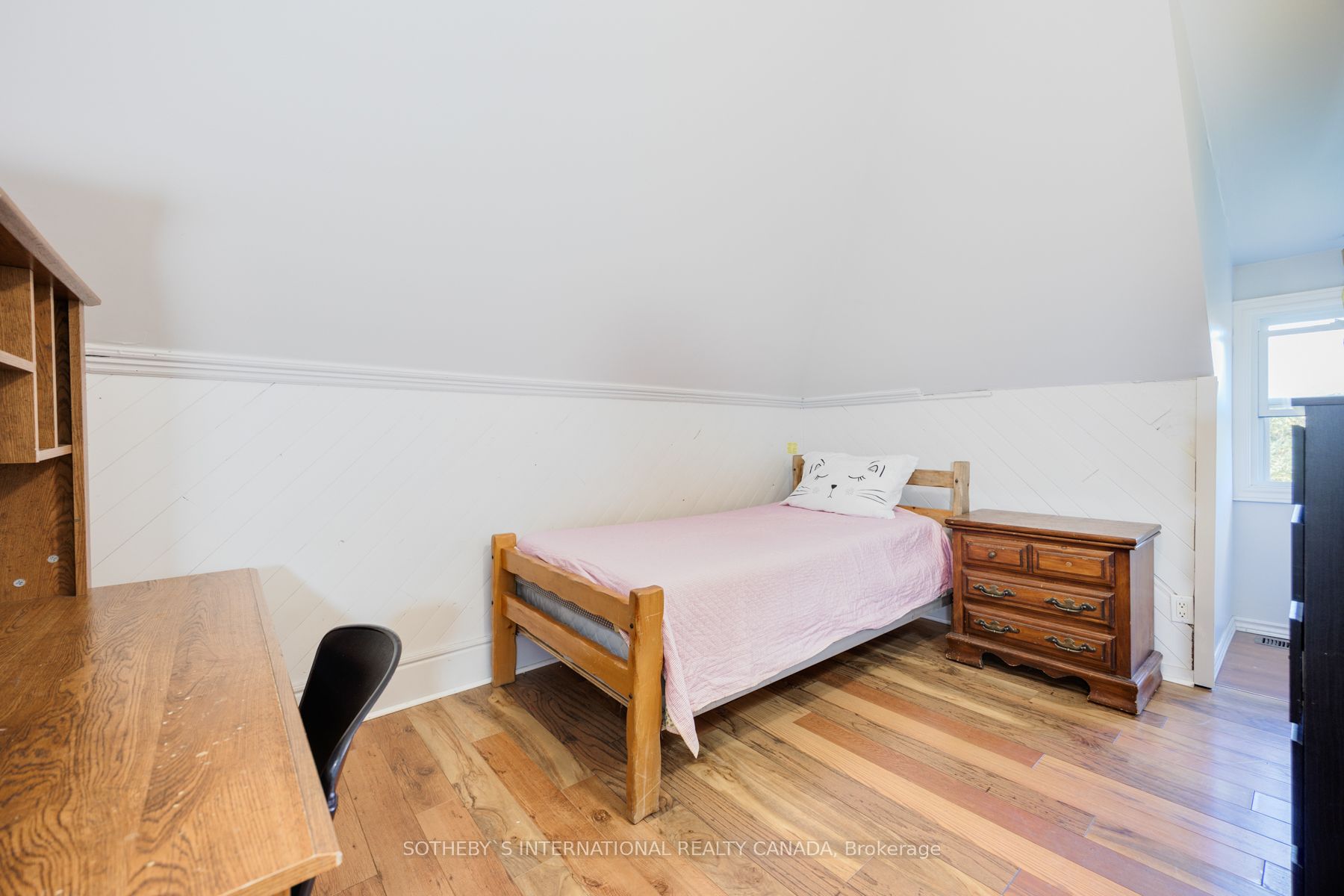 84 Durham Street W Property Photo 17