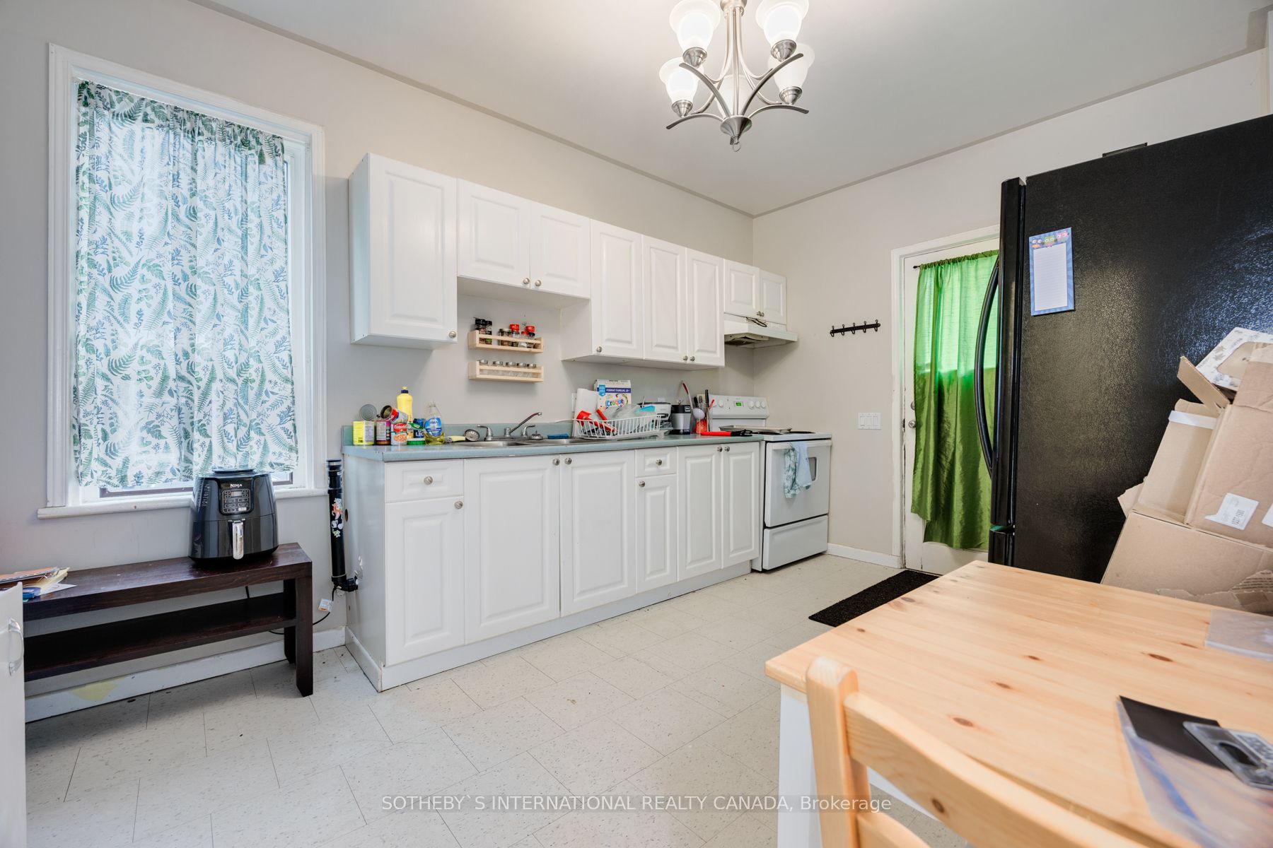 84 Durham Street W Property Photo 24