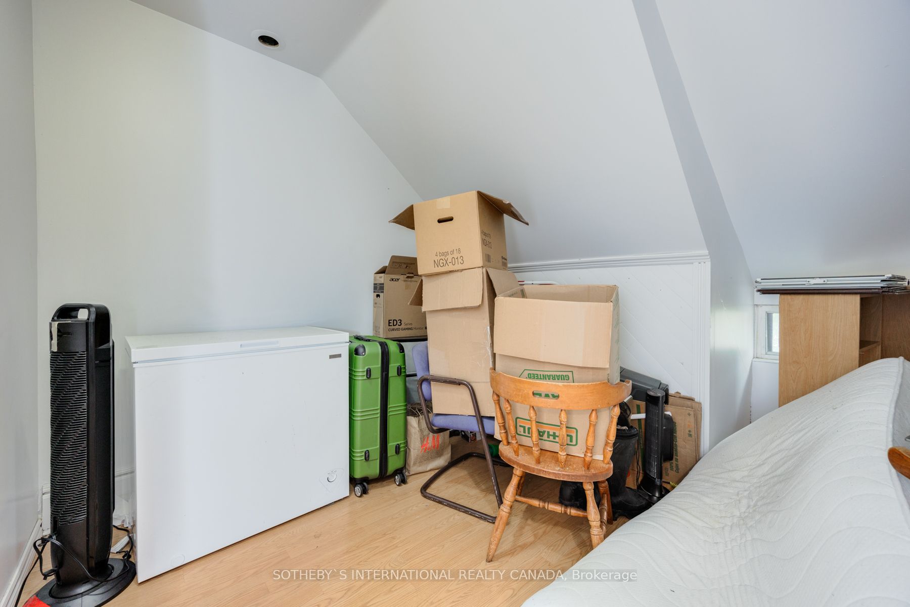 84 Durham Street W Property Photo 32