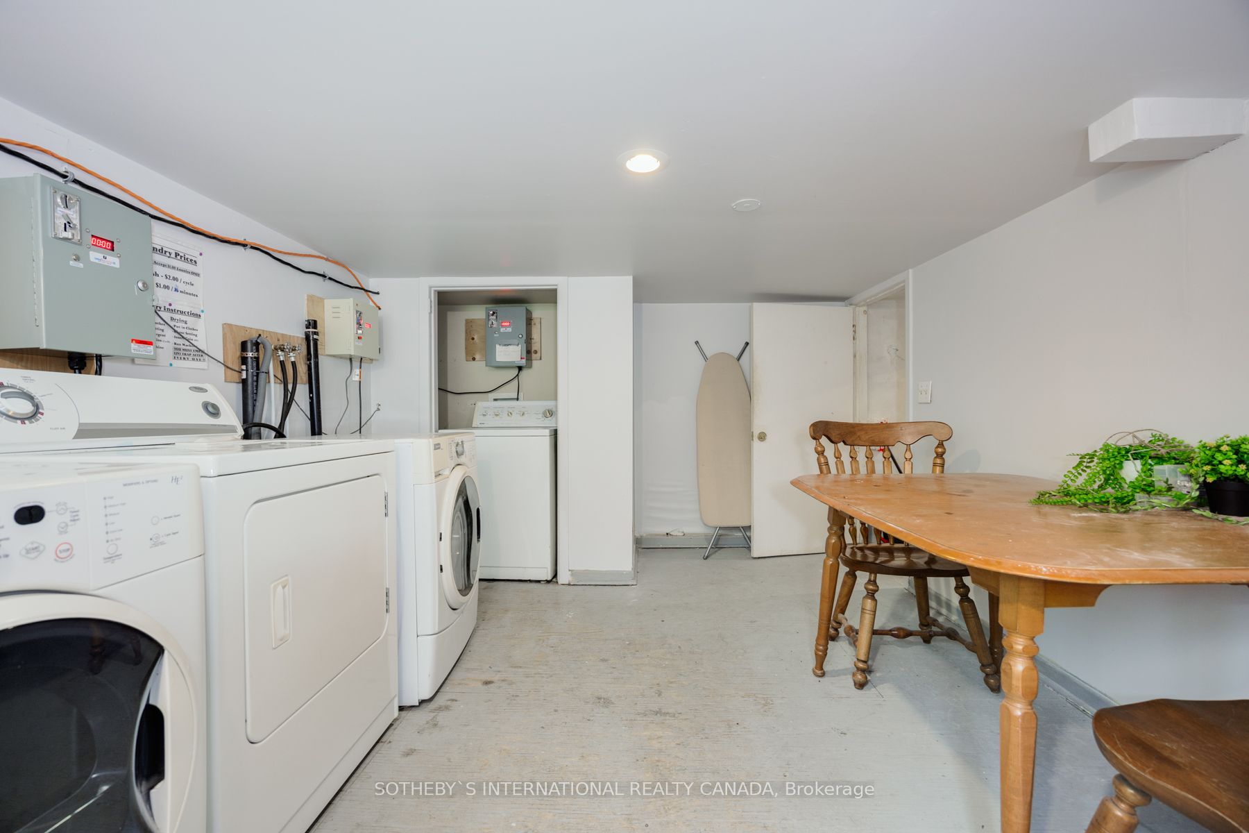 84 Durham Street W Property Photo 35
