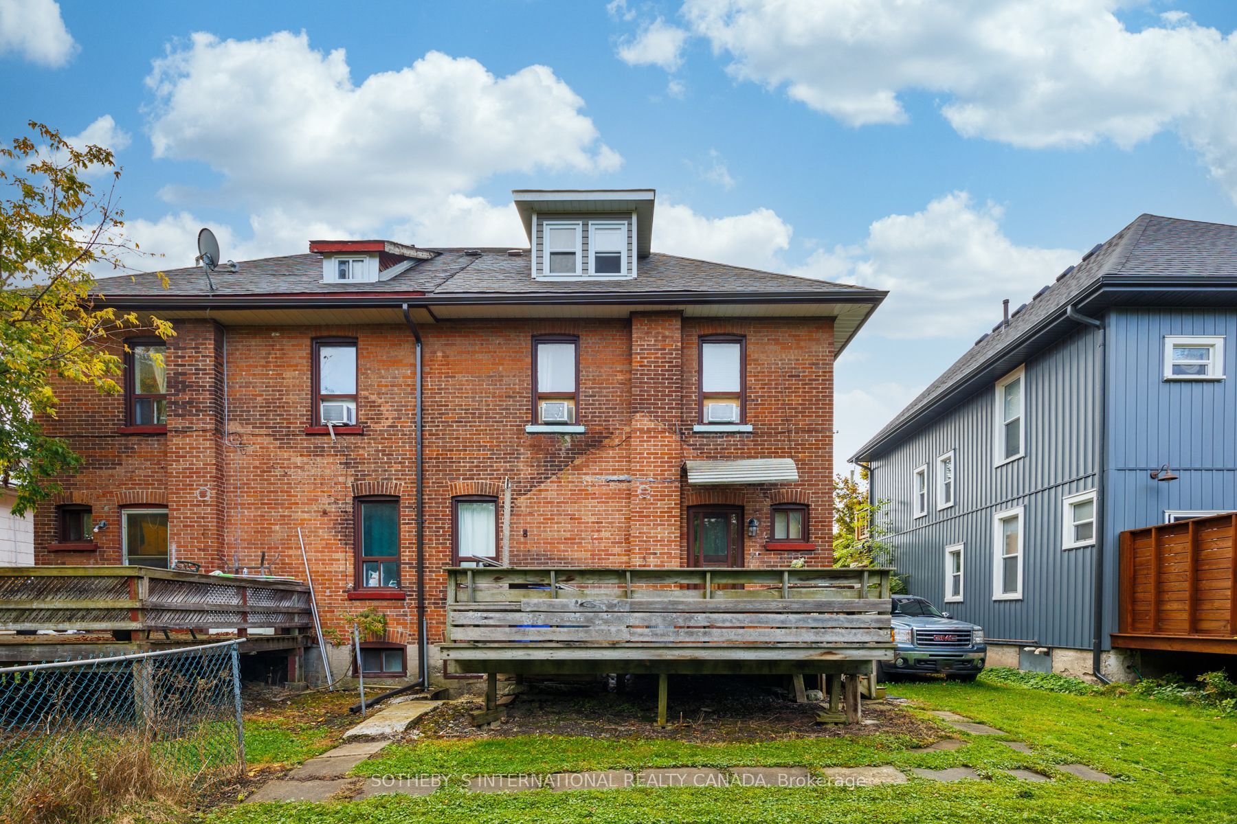 84 Durham Street W Property Photo 37