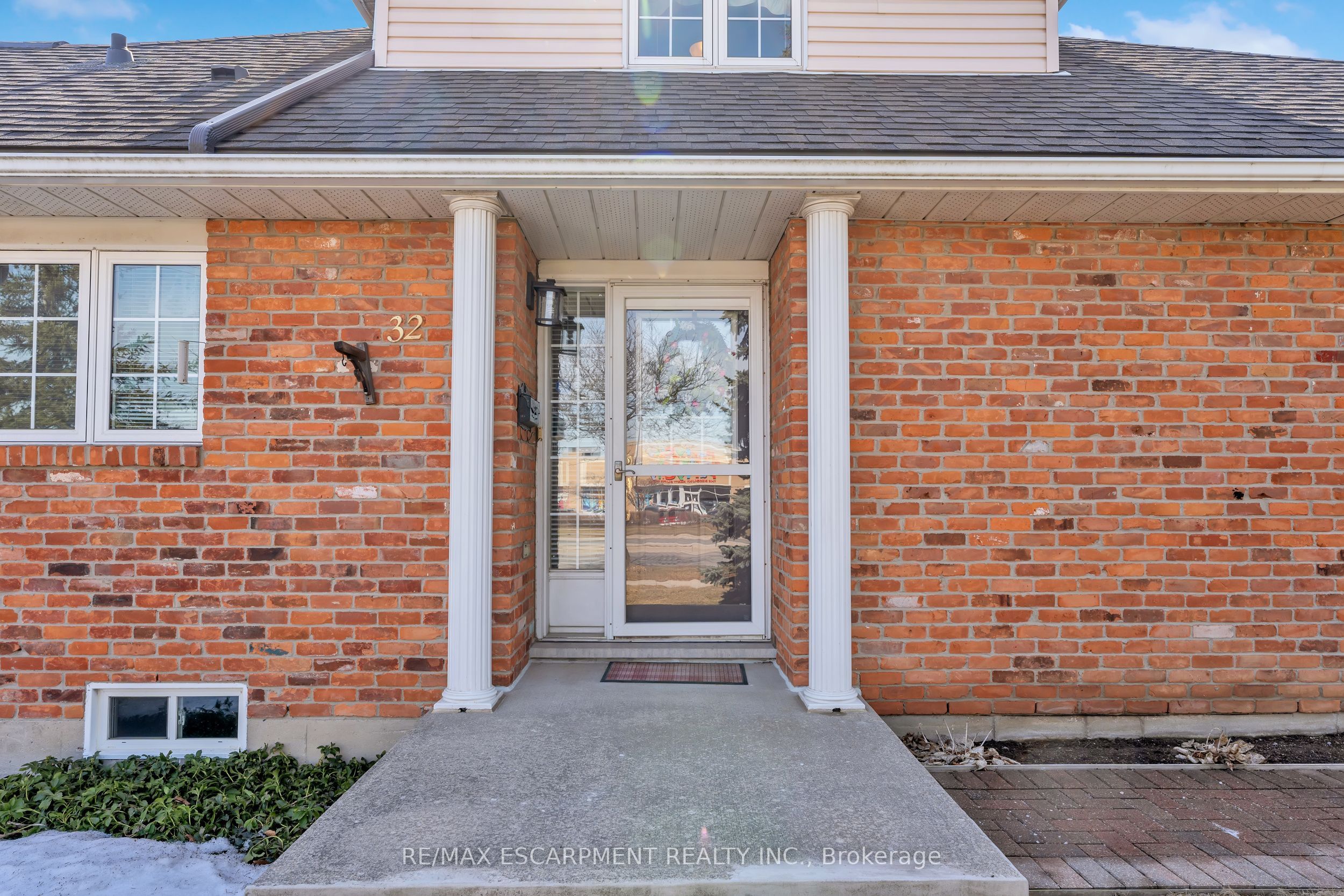 #32 - 810 Golf Links Road Property Photo 6