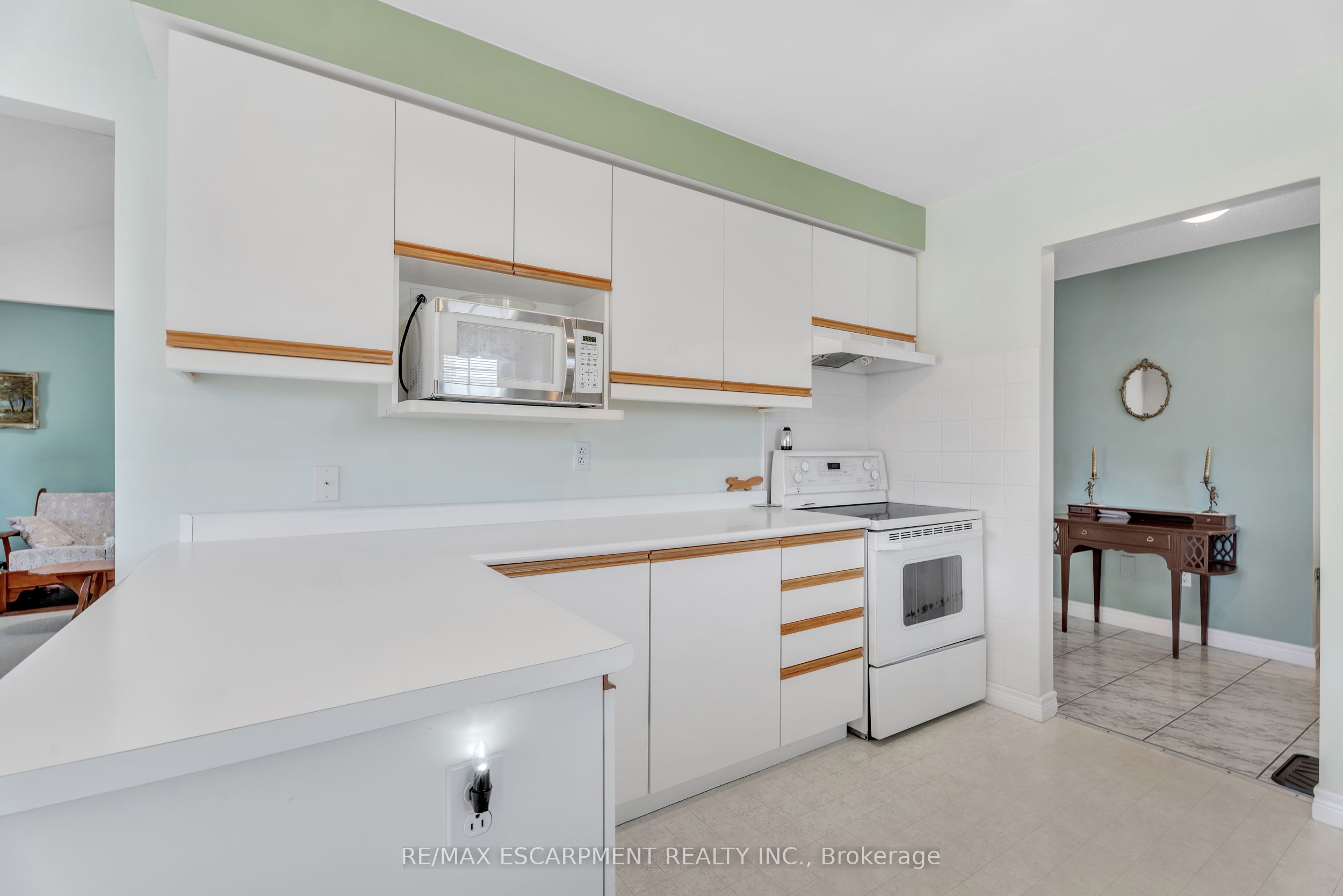 #32 - 810 Golf Links Road Property Photo 16
