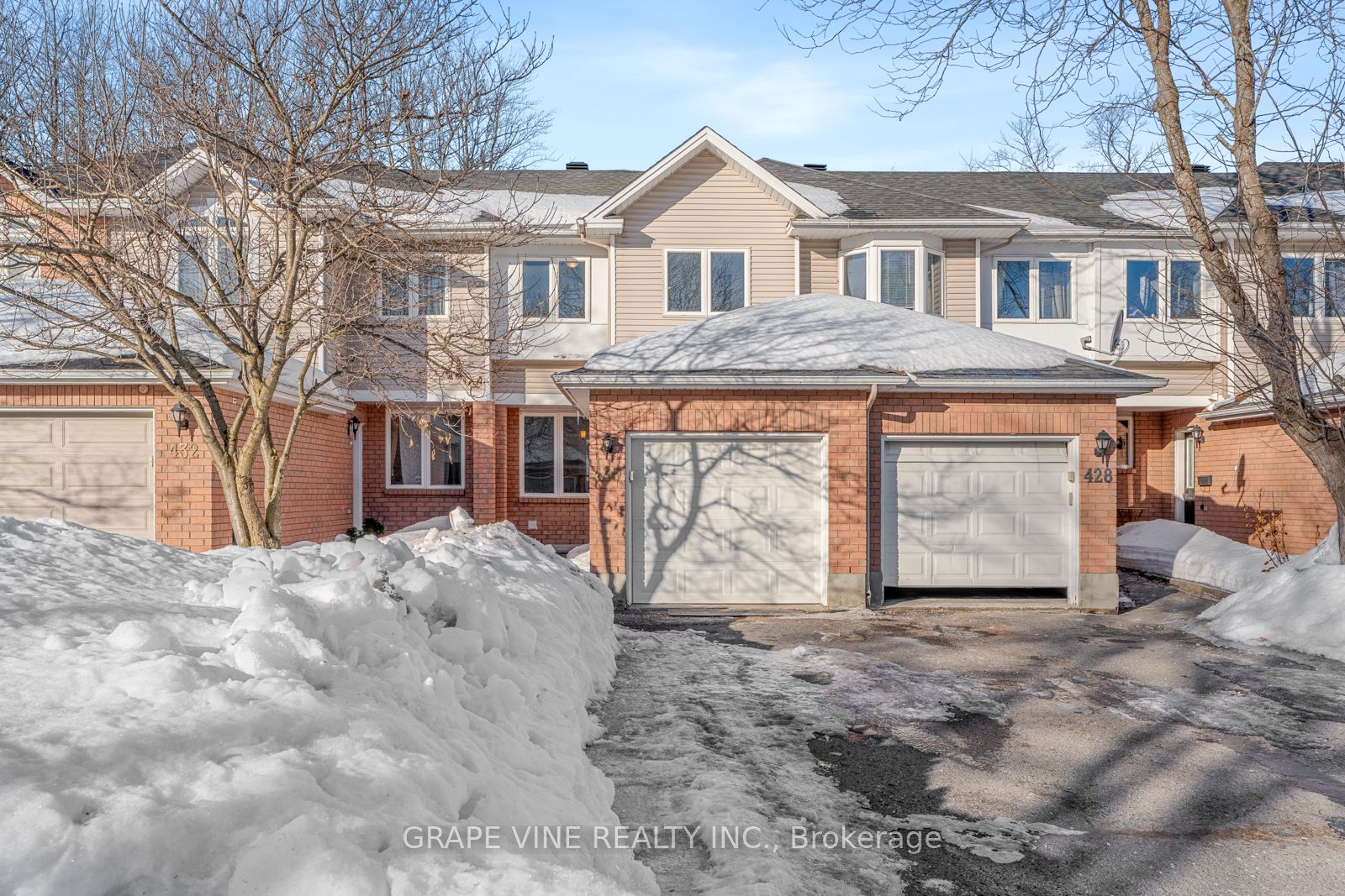 430 Lawler Crescent Property Photo