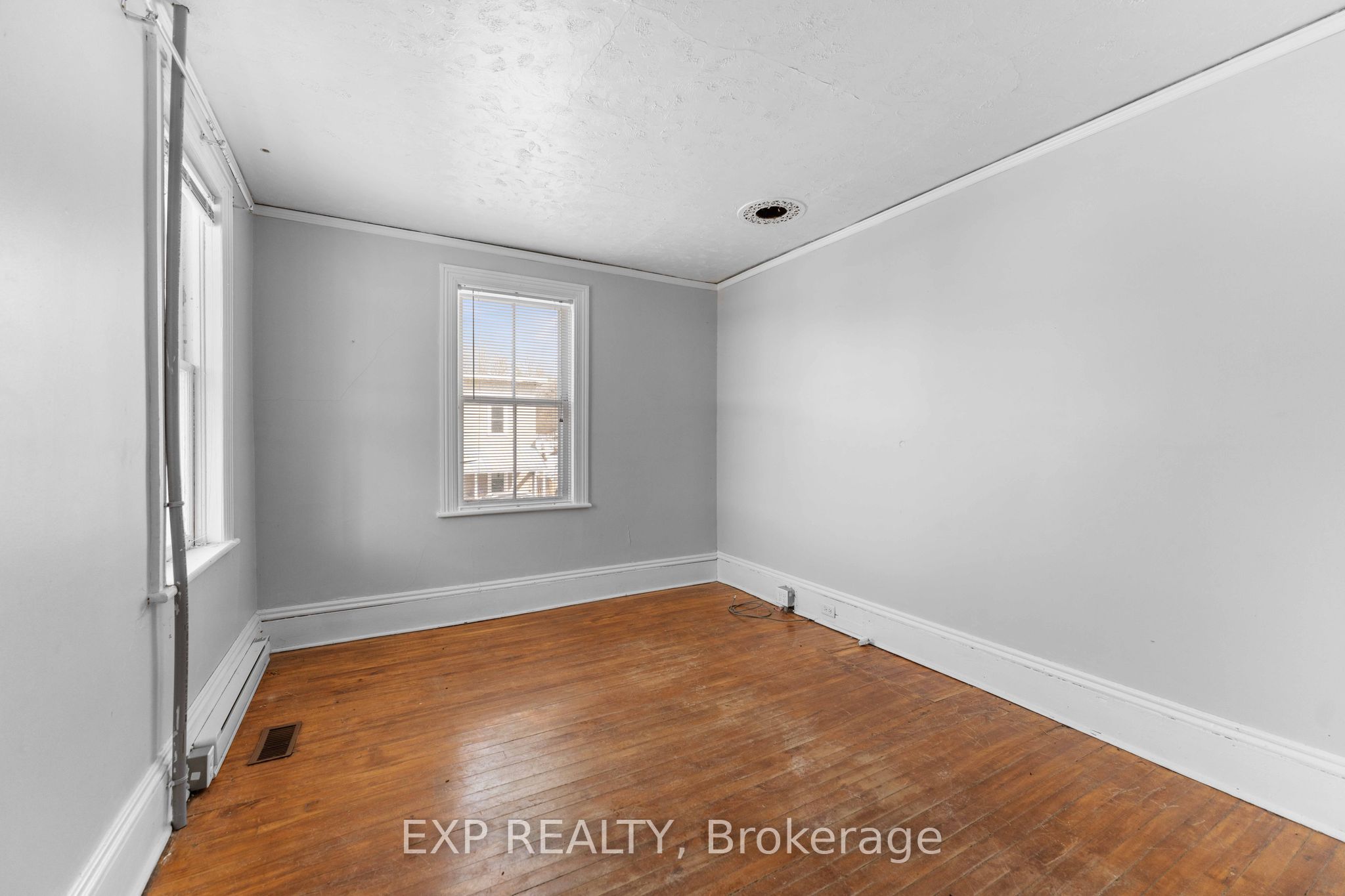 4 King Street Property Photo 8